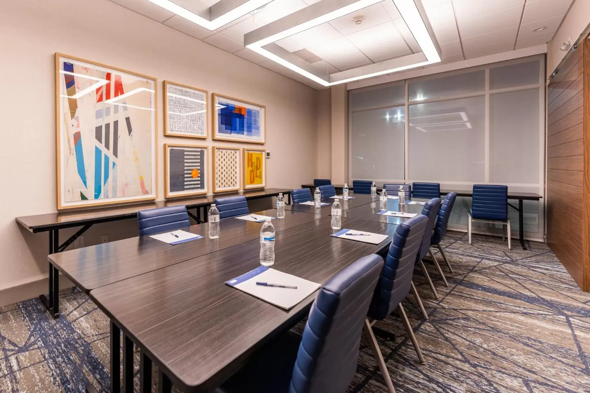 Meeting/conference room in Holiday Inn Express & Suites Charlottesville, an IHG Hotel