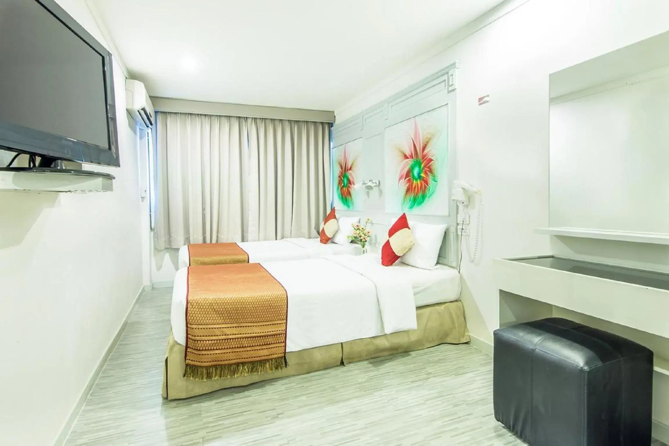 Bedroom, Bed in Pratunam City Inn