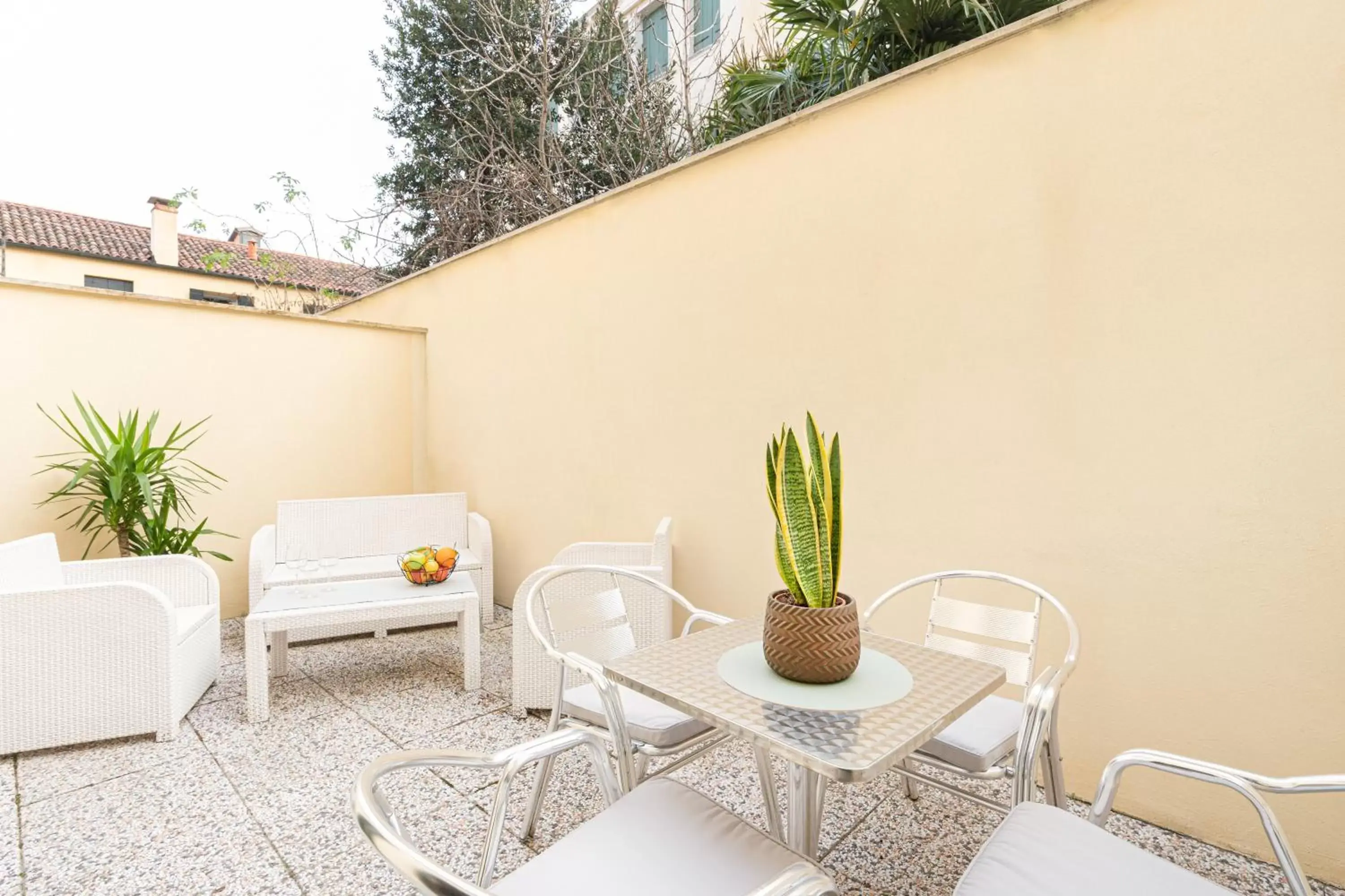 Patio in Ca' Degli Antichi Giardini Apartments