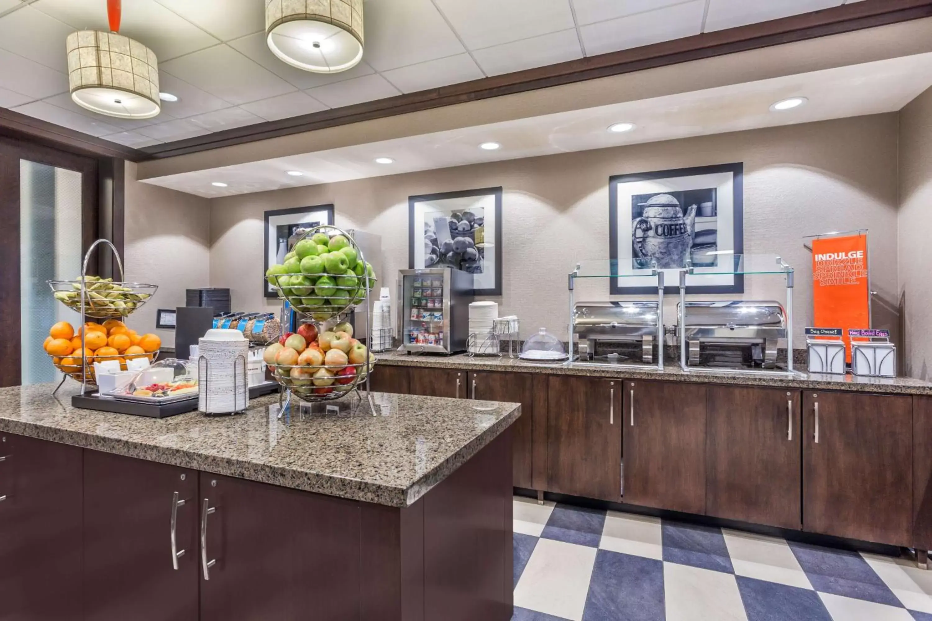 Dining area, Food in Hampton Inn & Suites Madison Downtown