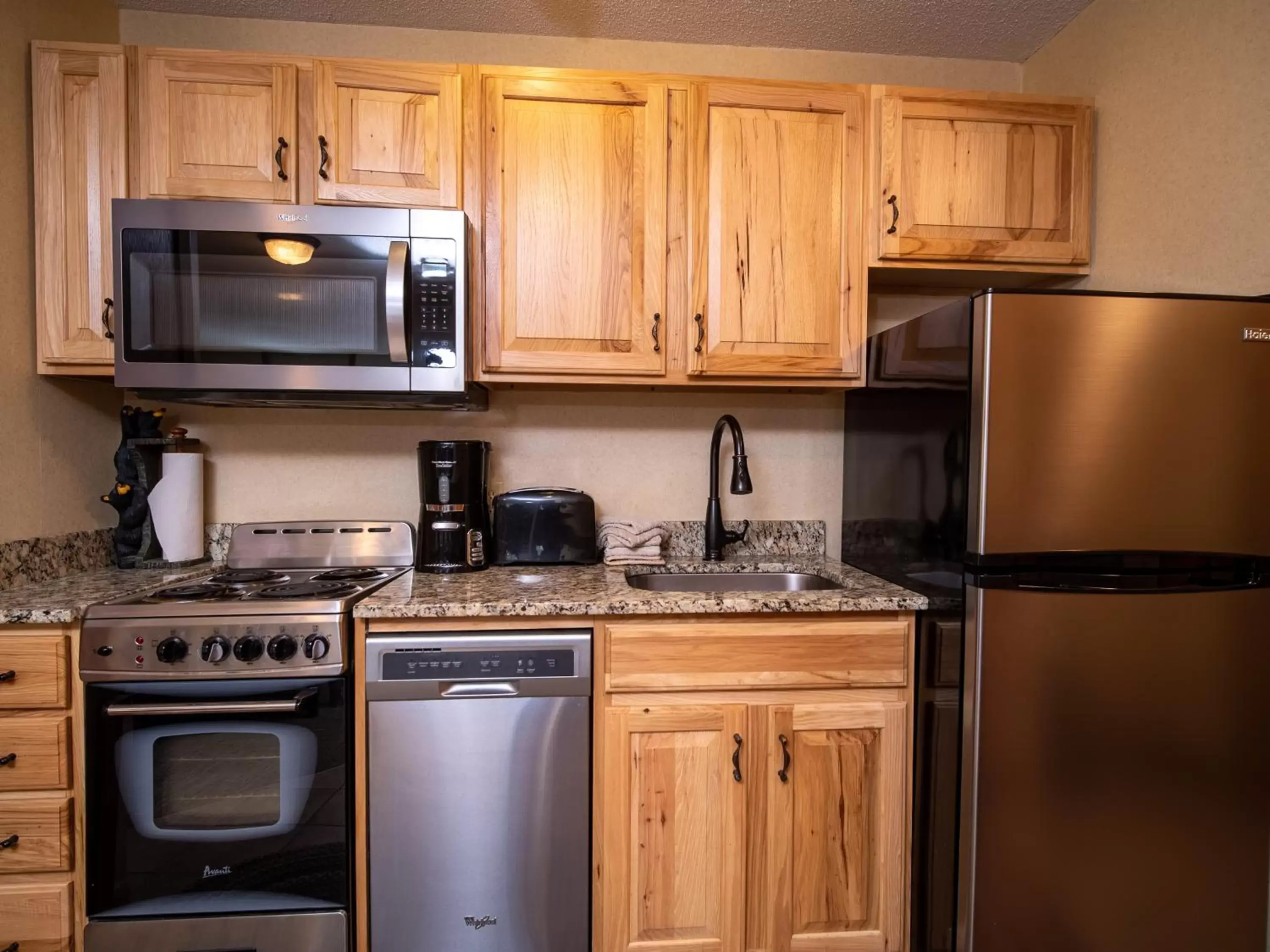 kitchen, Kitchen/Kitchenette in Caribou Highlands Lodge