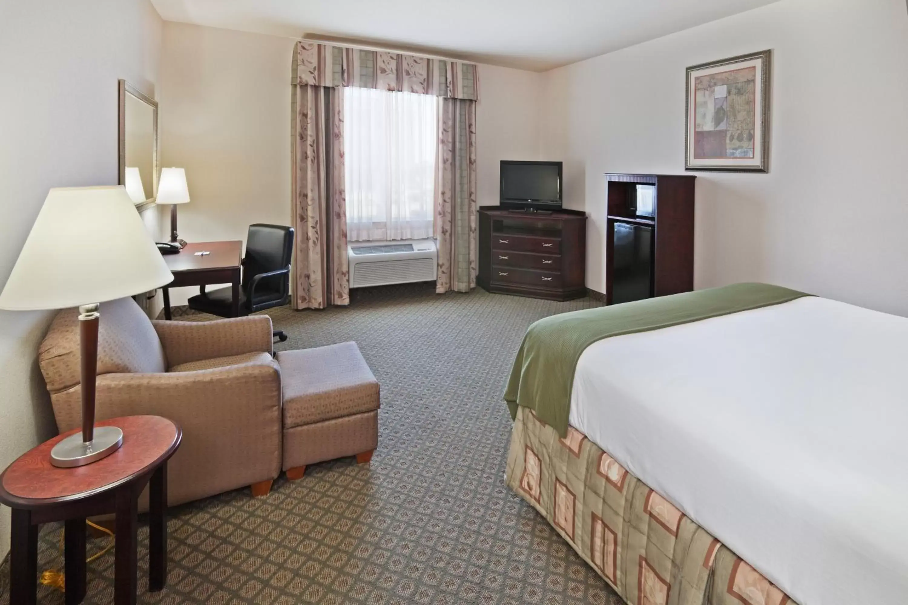 Day in Holiday Inn Express Hotel and Suites Corsicana I-45, an IHG Hotel