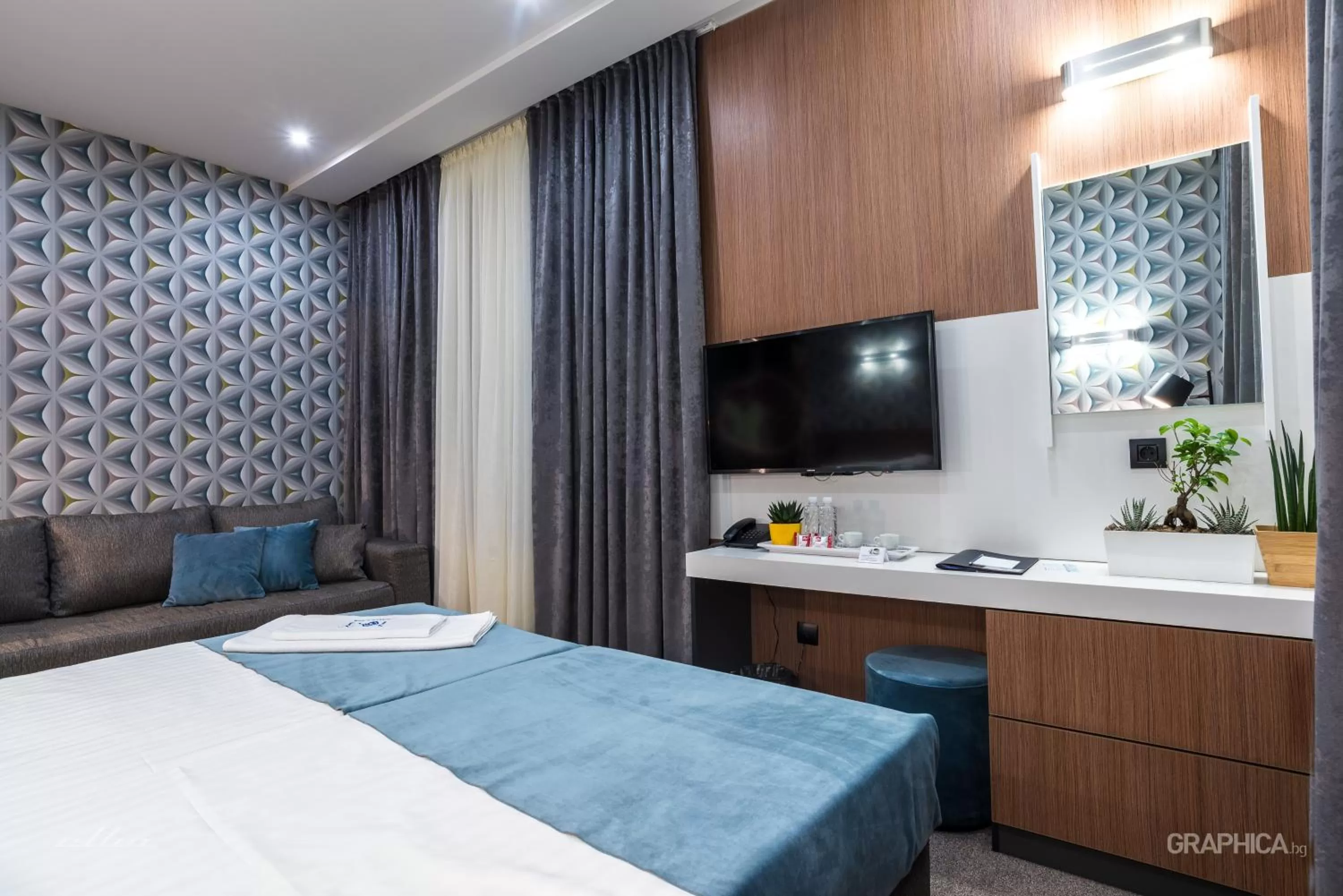 TV and multimedia, Bed in 103 Degrees Hotel & Spa