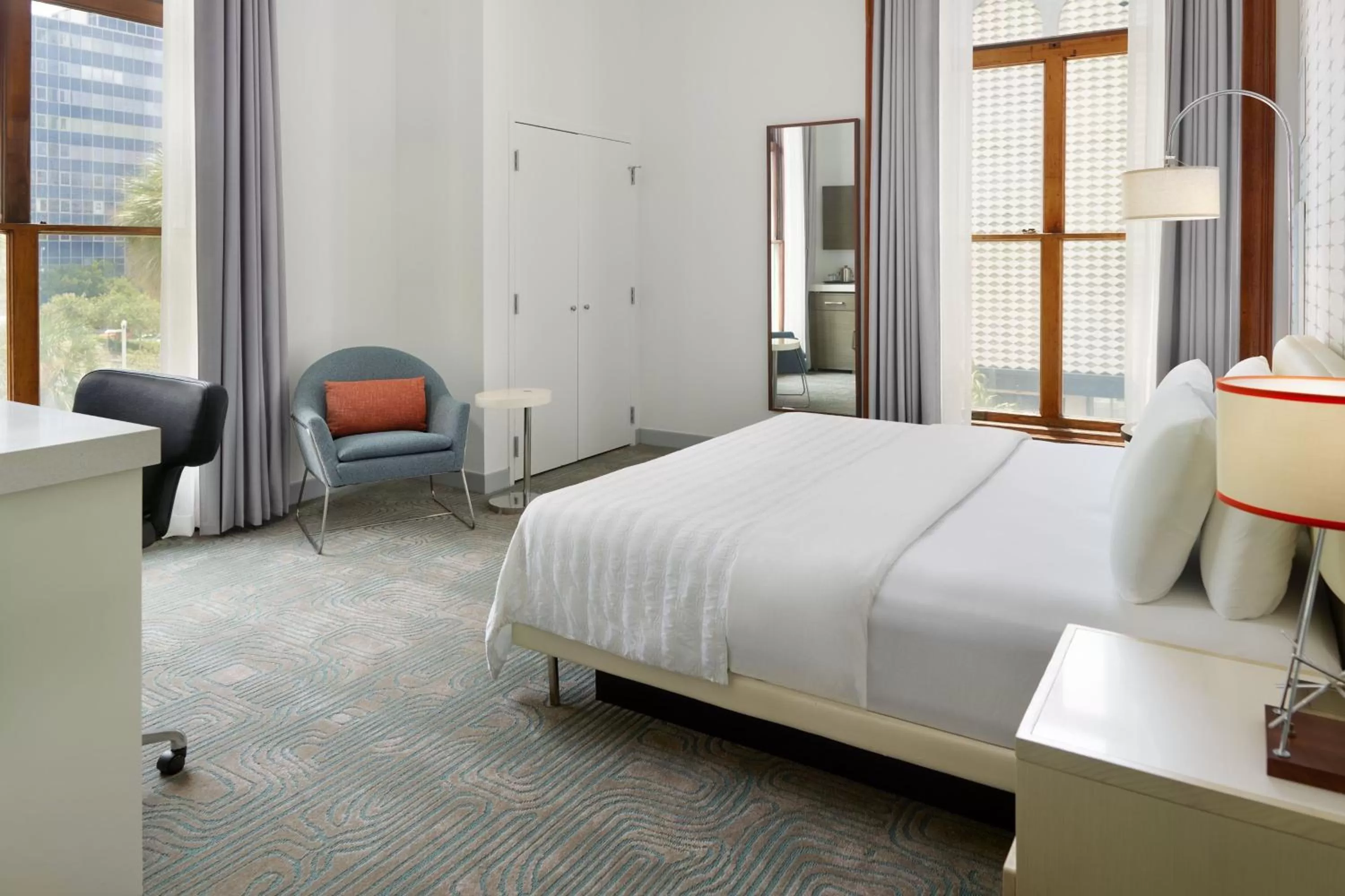 Photo of the whole room, Bed in Le Meridien Tampa, The Courthouse
