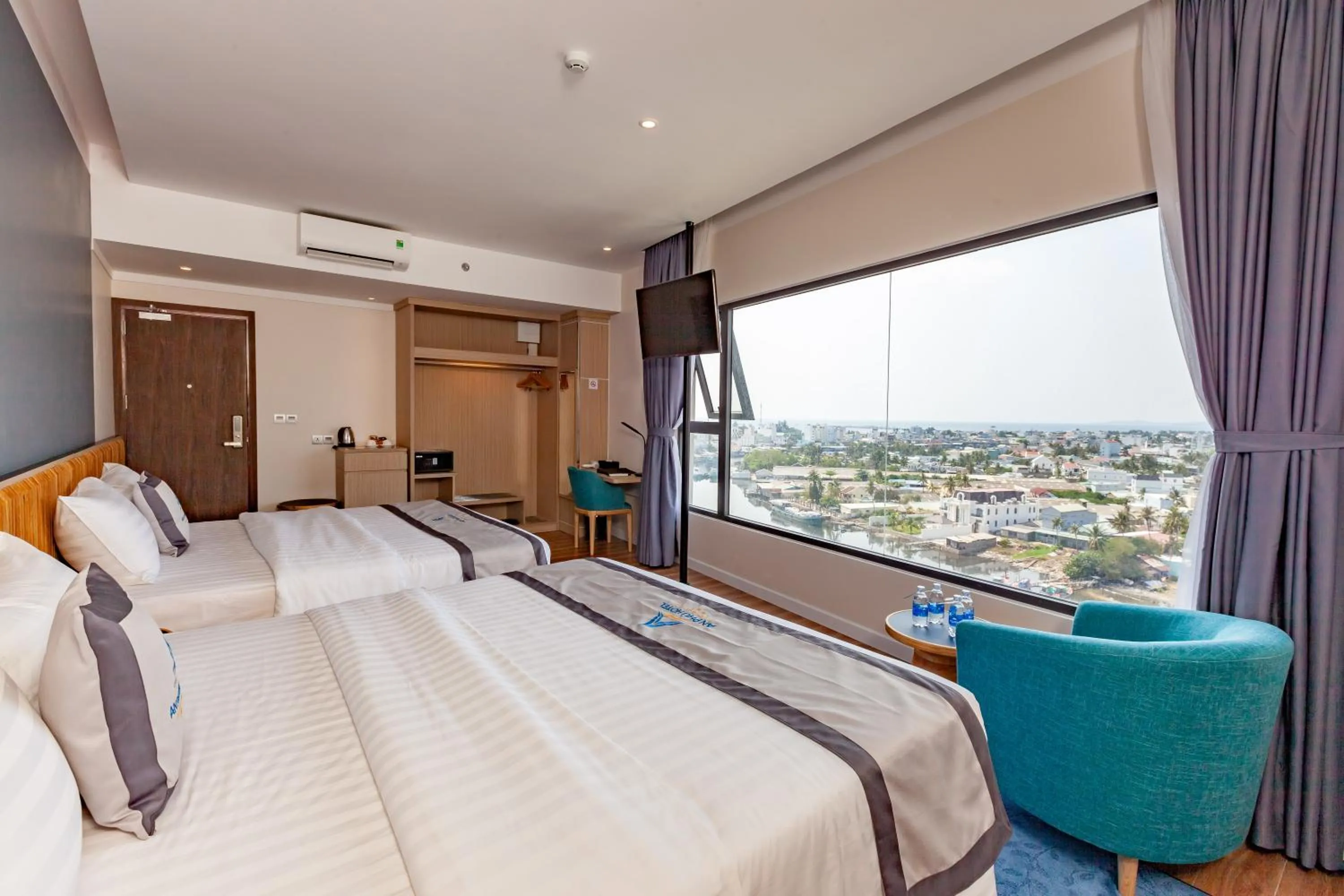 Bedroom, Bed in An Phu Hotel