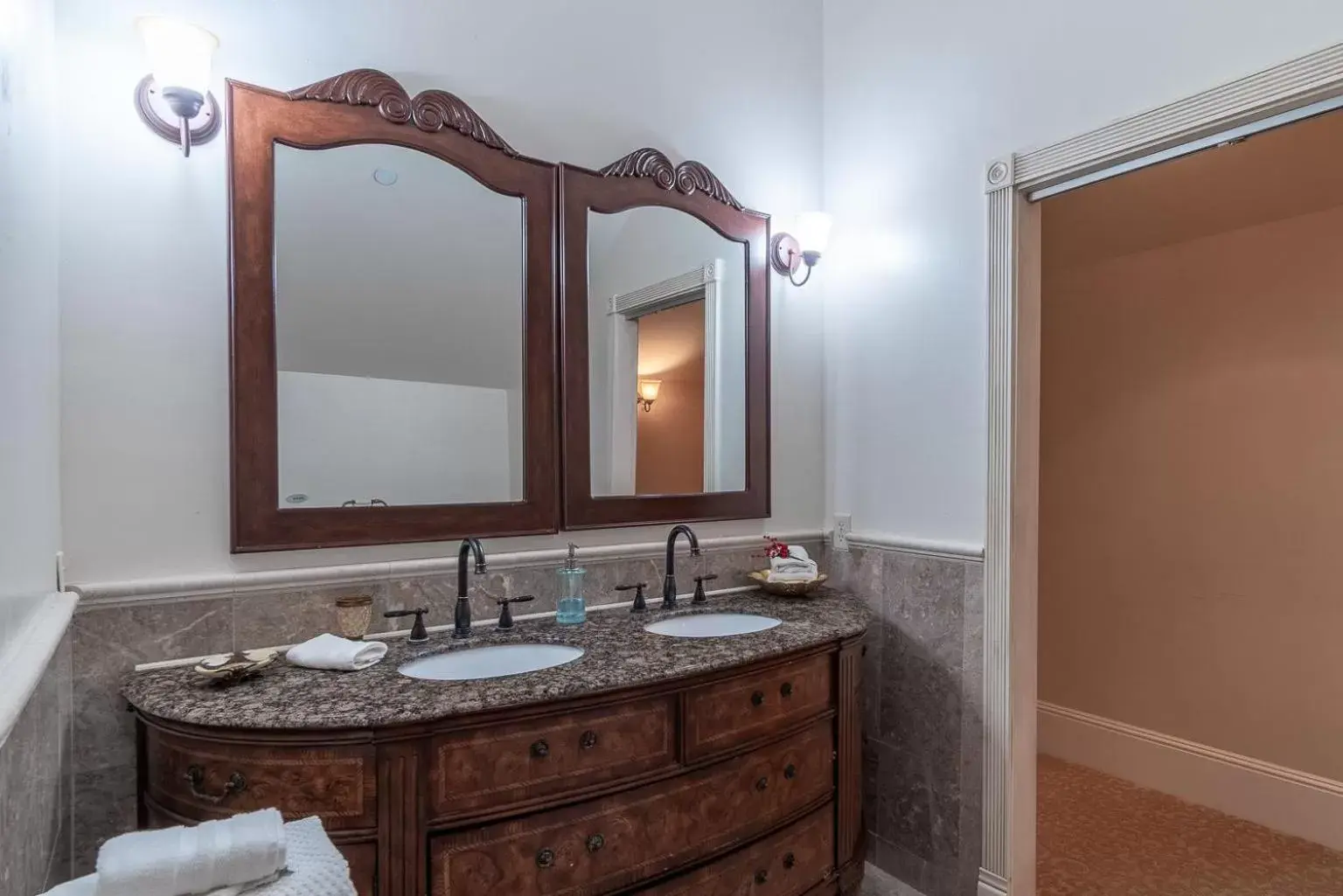 Bathroom in Chateau Coralini