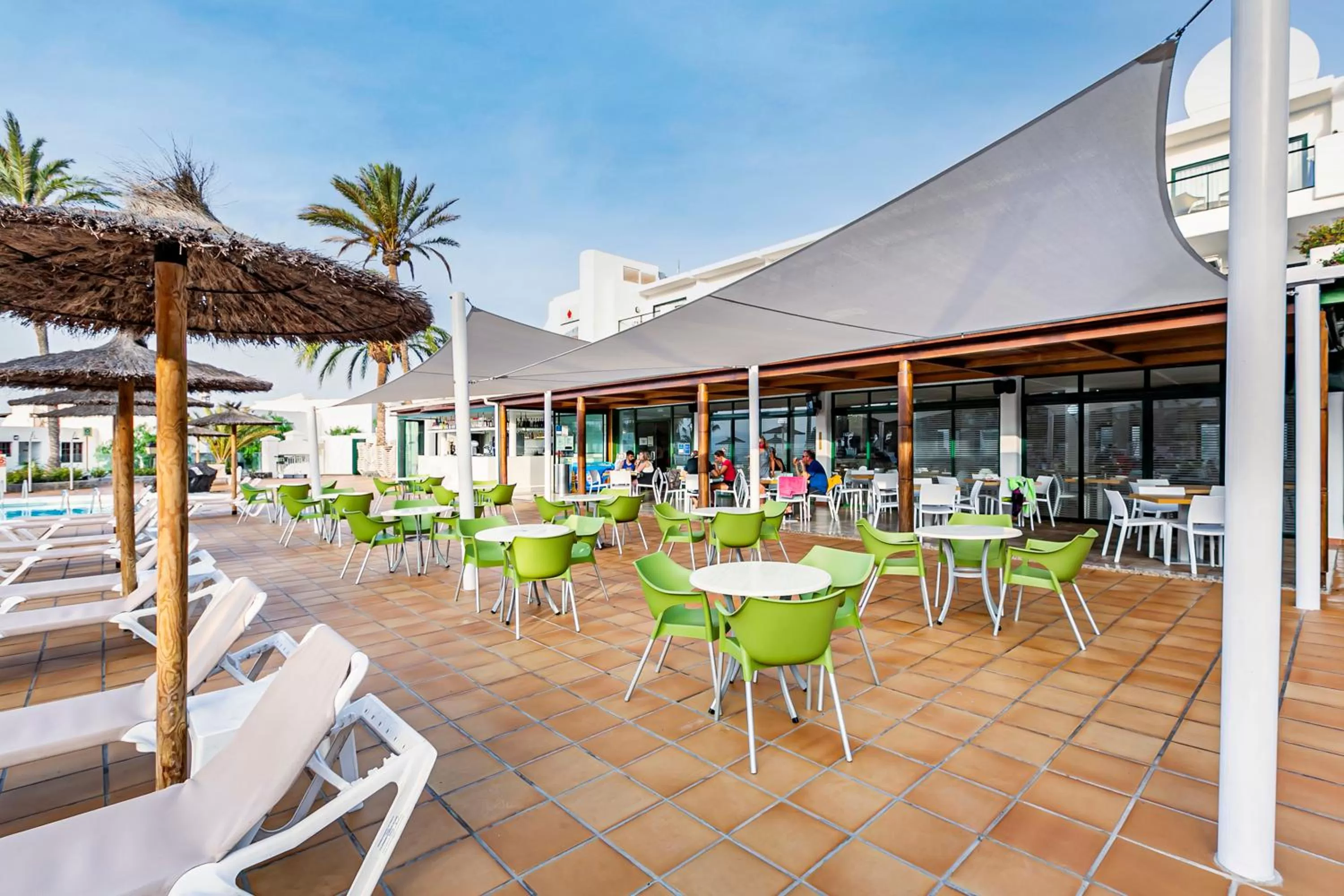 Balcony/Terrace in Hotel THB Flora