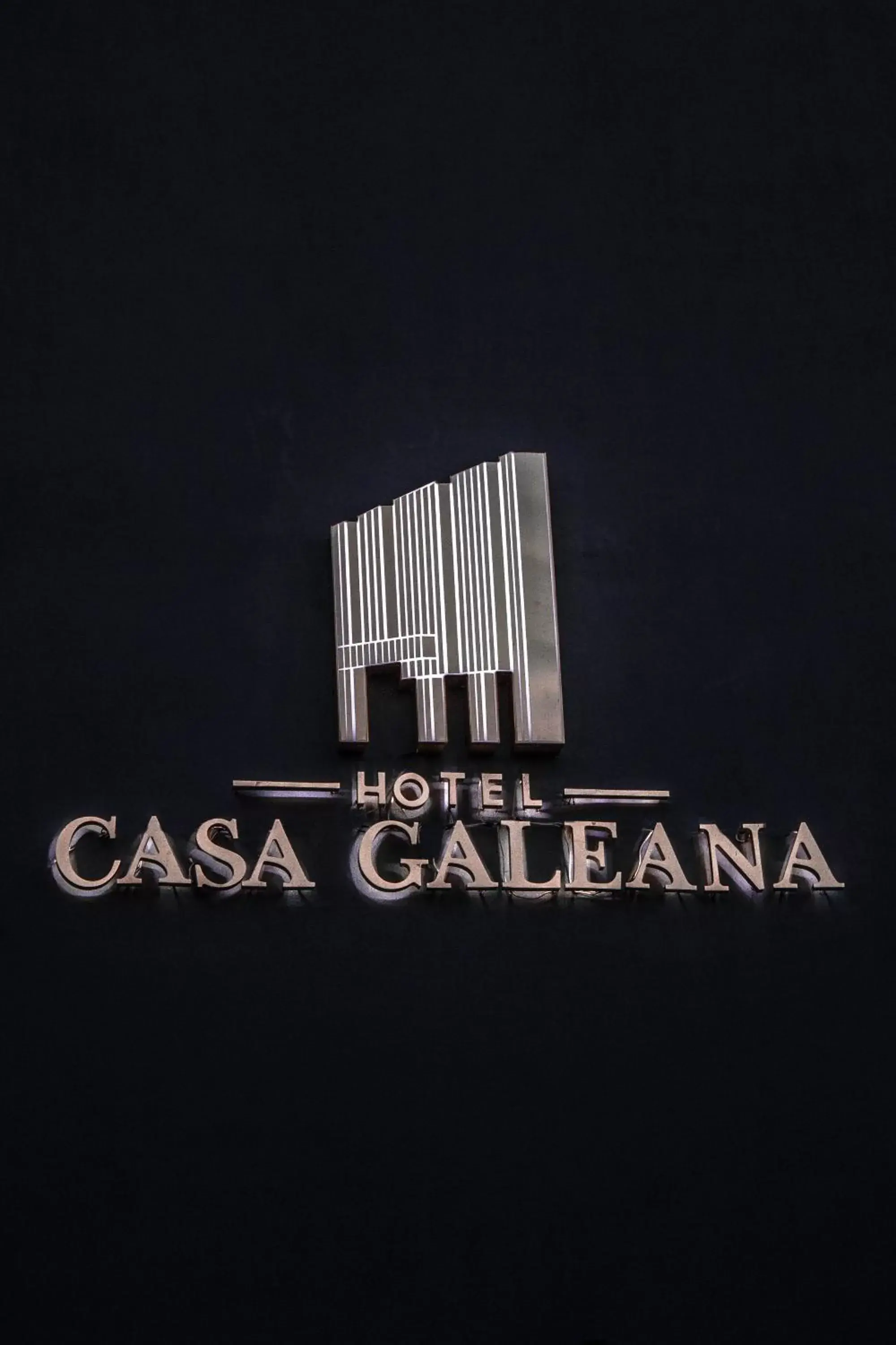 Property building, Property Logo/Sign in Hotel Casa Galeana Centro con Estacionamiento Privado