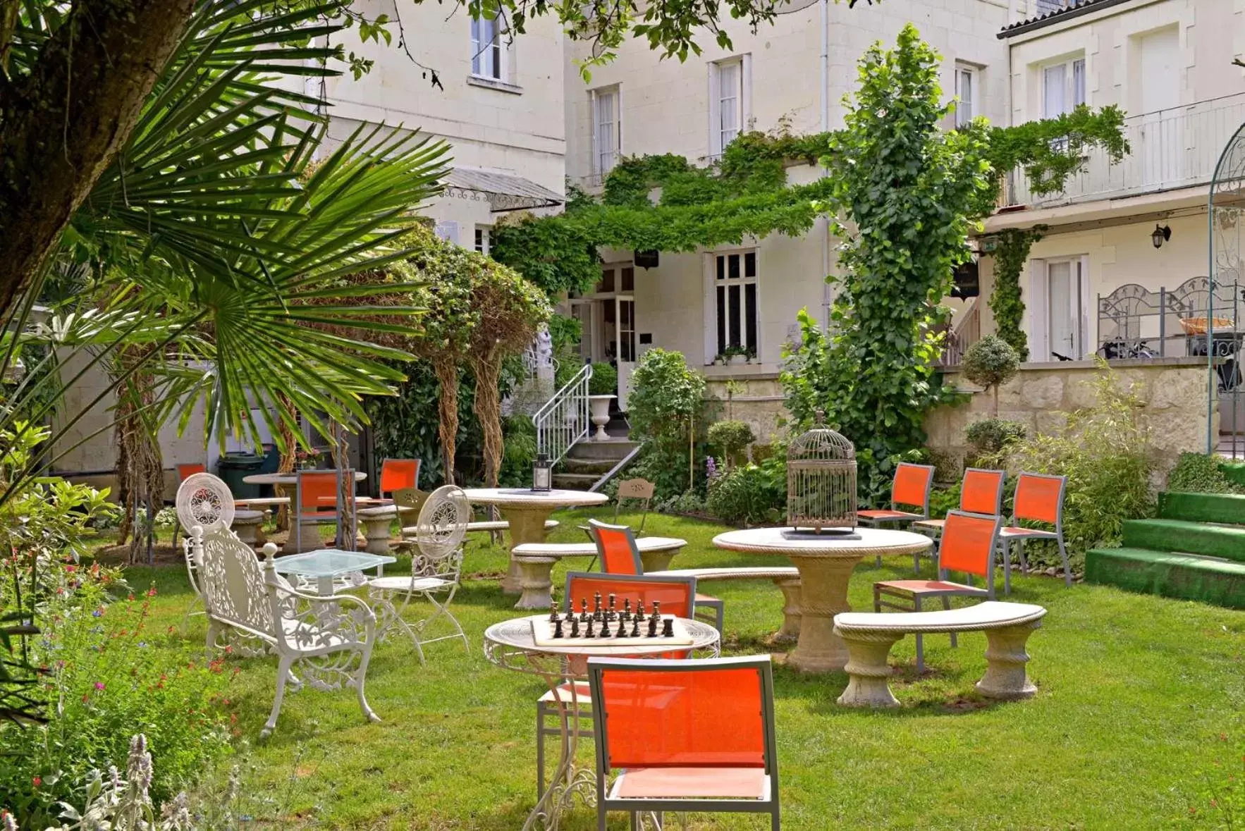 Garden in Chateaux Demeures Le Plantagenet