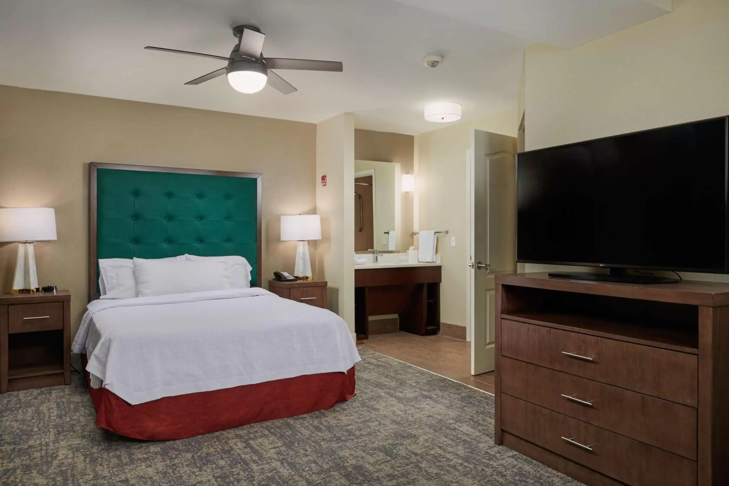 Bedroom, Bed in Homewood Suites by Hilton Sarasota