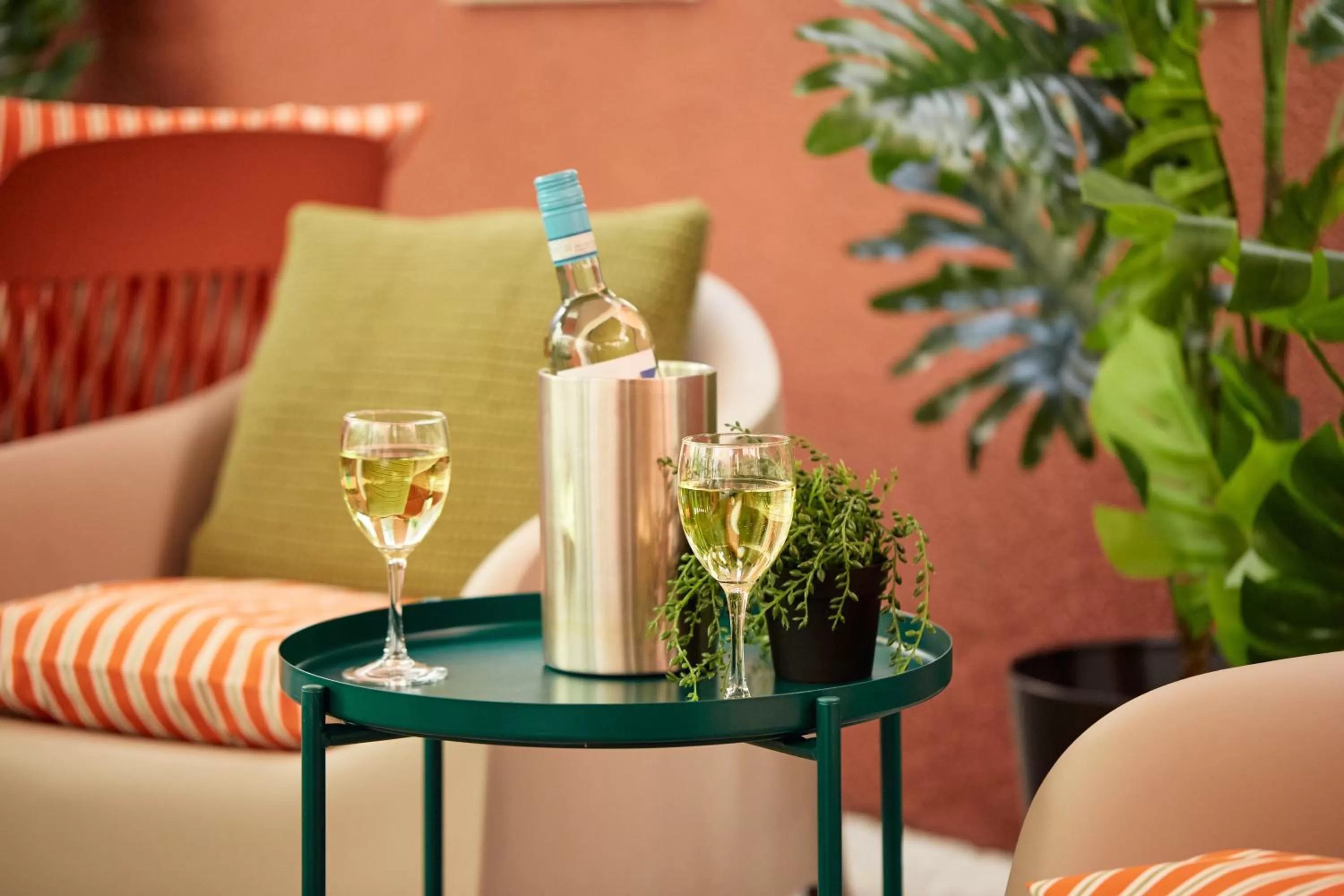 Restaurant/places to eat in Dooley's Hotel