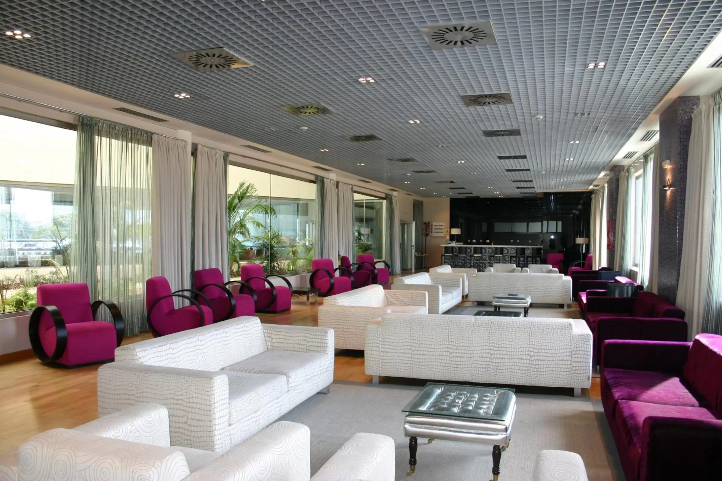 Communal lounge/ TV room in Hotel FC Villalba