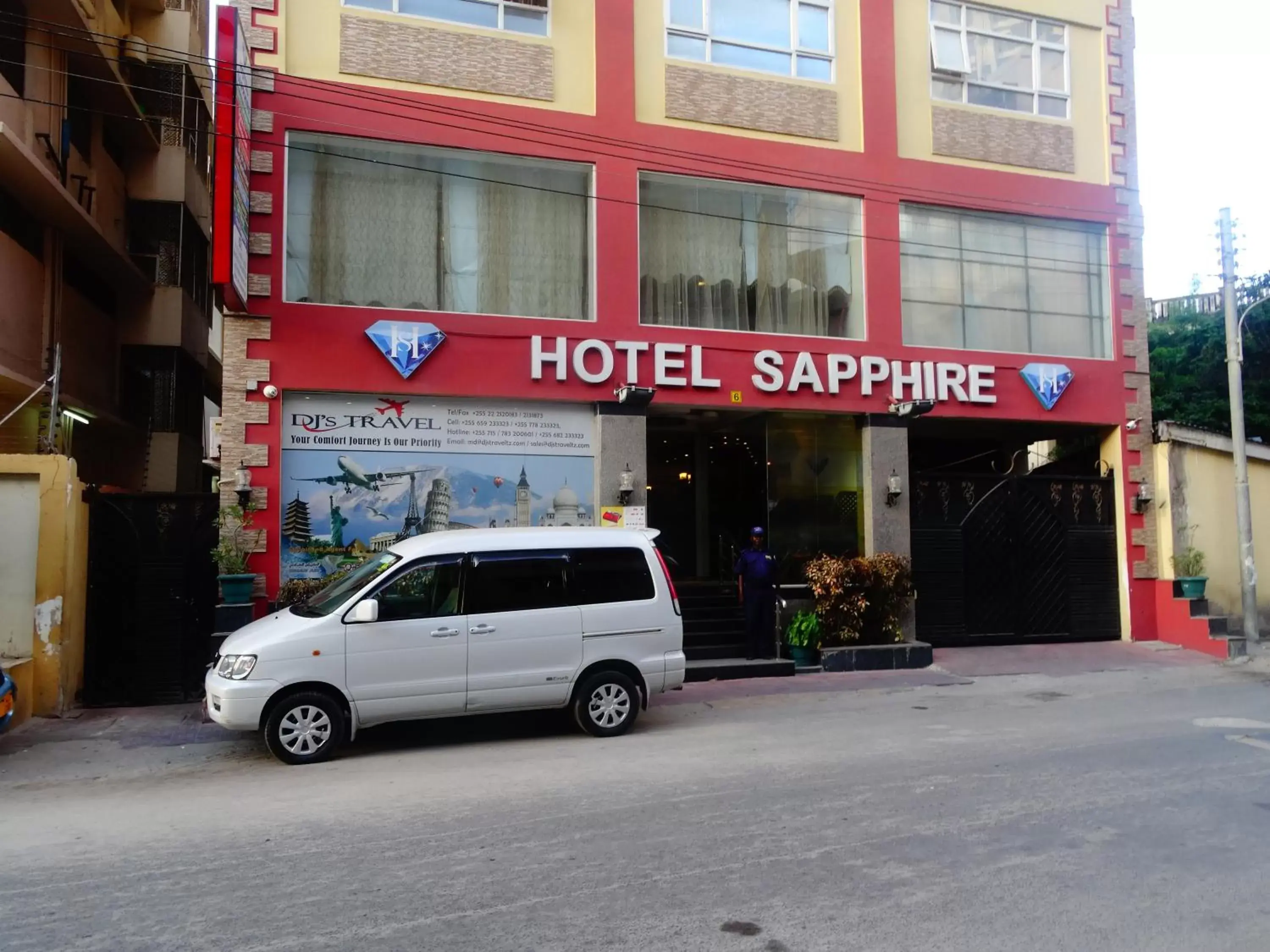 Facade/entrance, Property Building in Hotel Sapphire