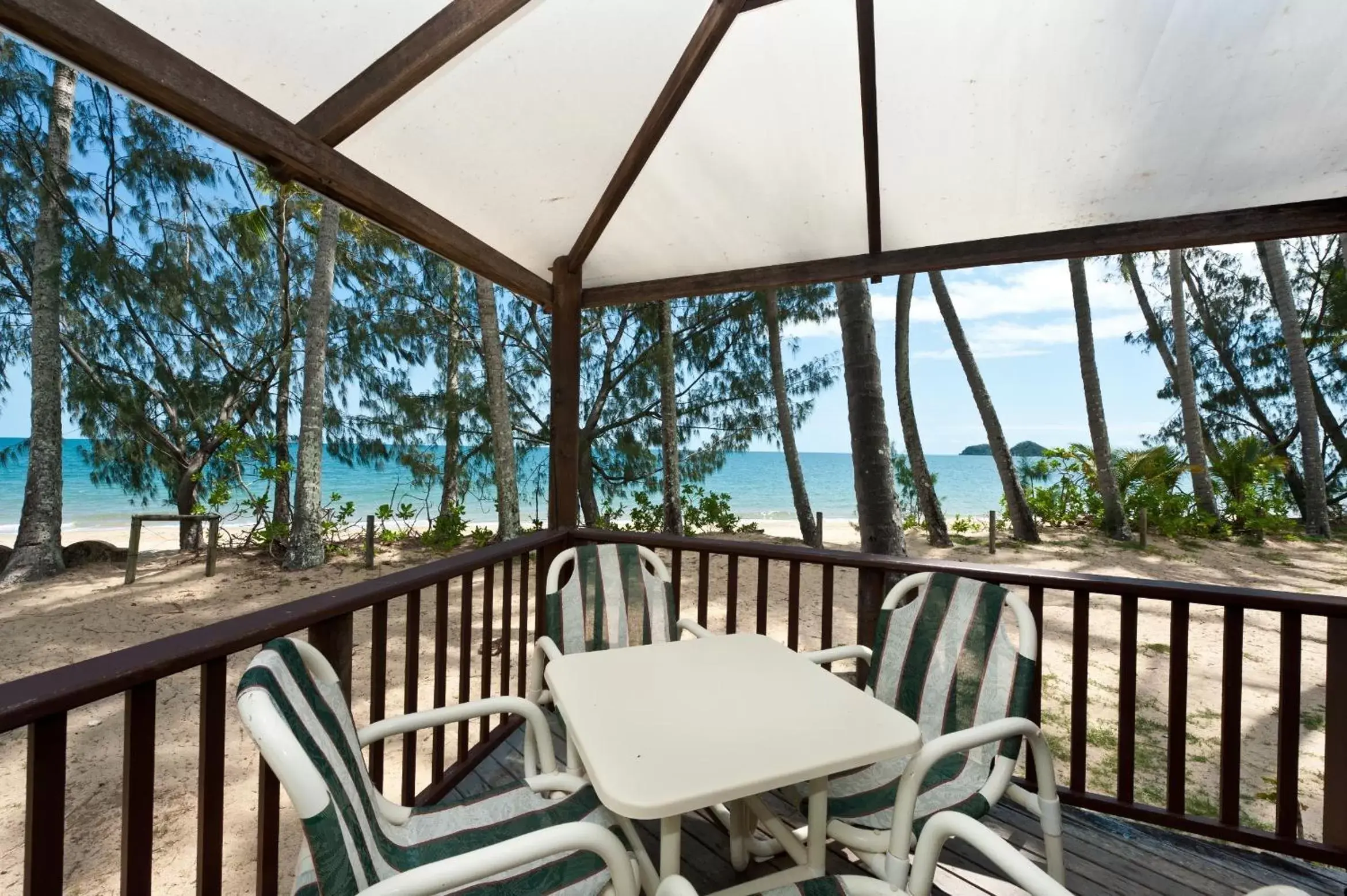 Day, Balcony/Terrace in Ellis Beach Oceanfront Holiday Park