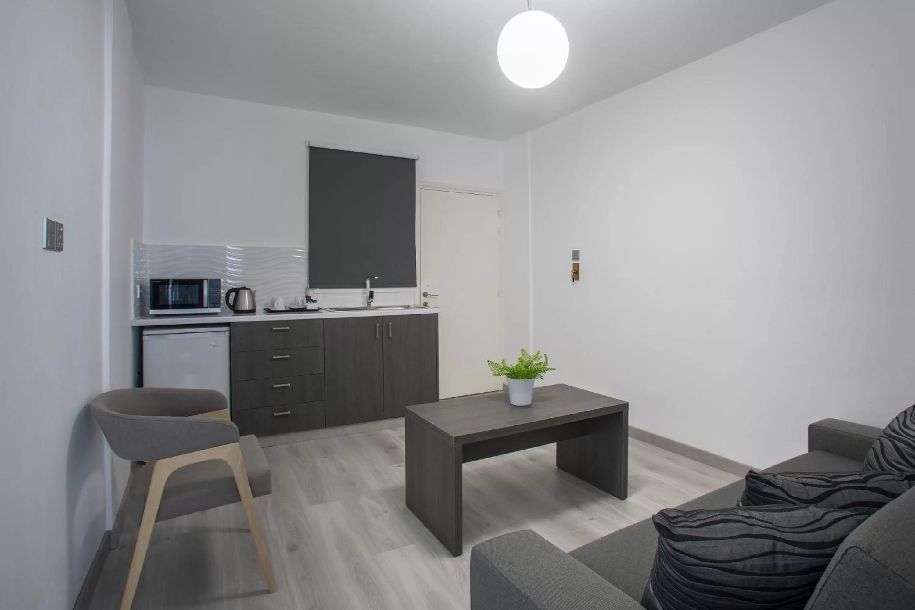 Coffee/tea facilities in Blazer Residence