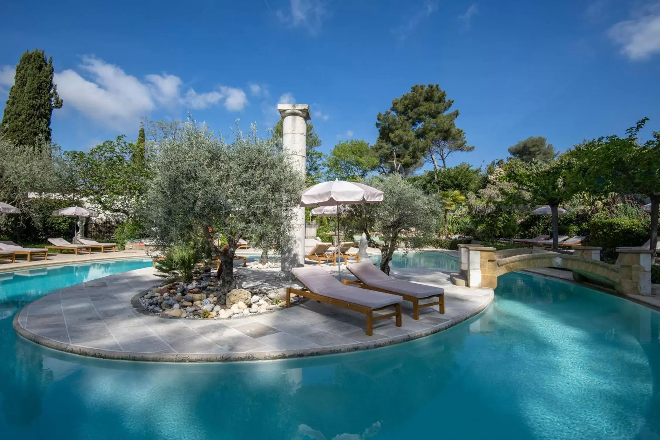 Swimming Pool in Hotel Les Messugues