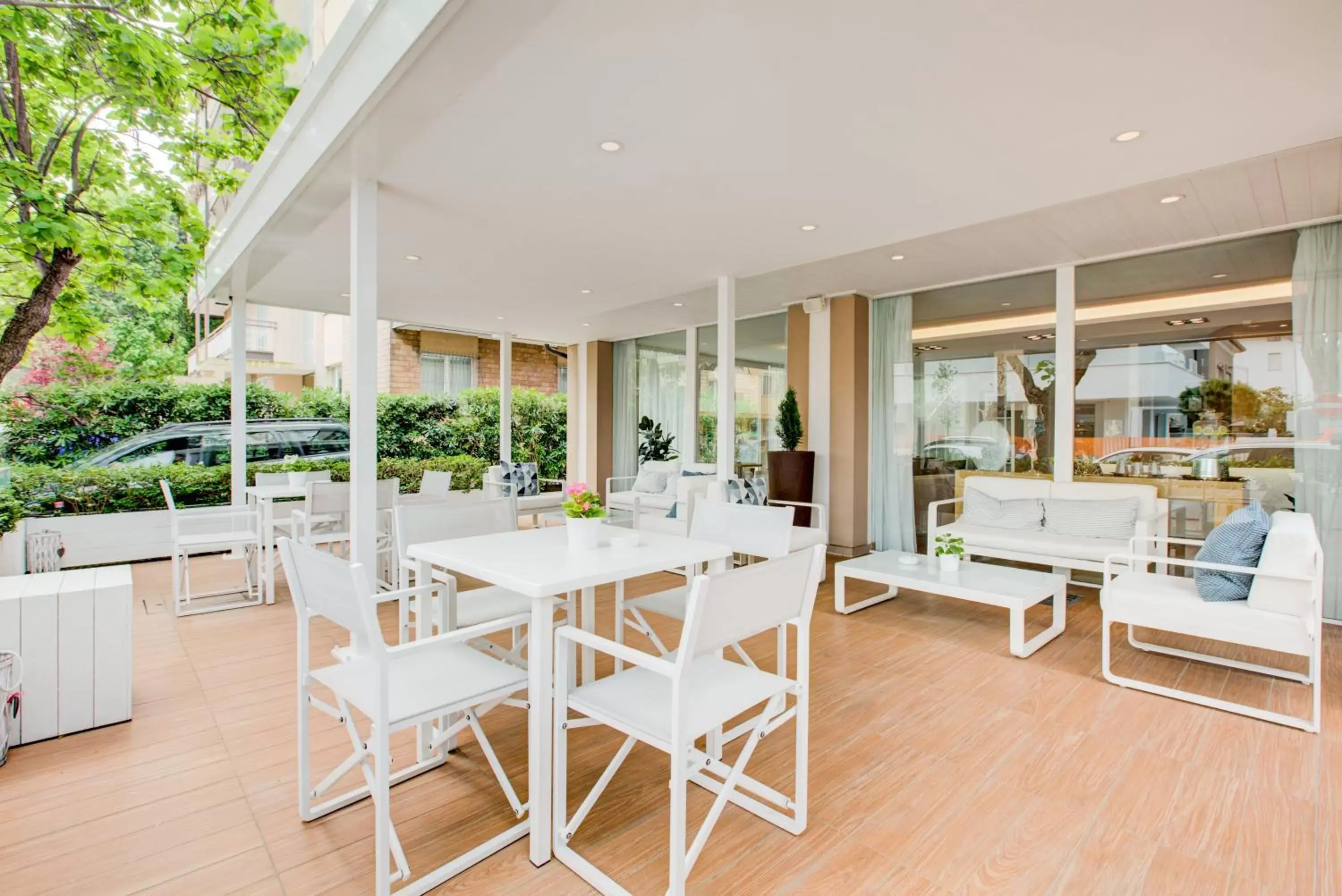 Patio, Restaurant/Places to Eat in BeYou Hotel Polo