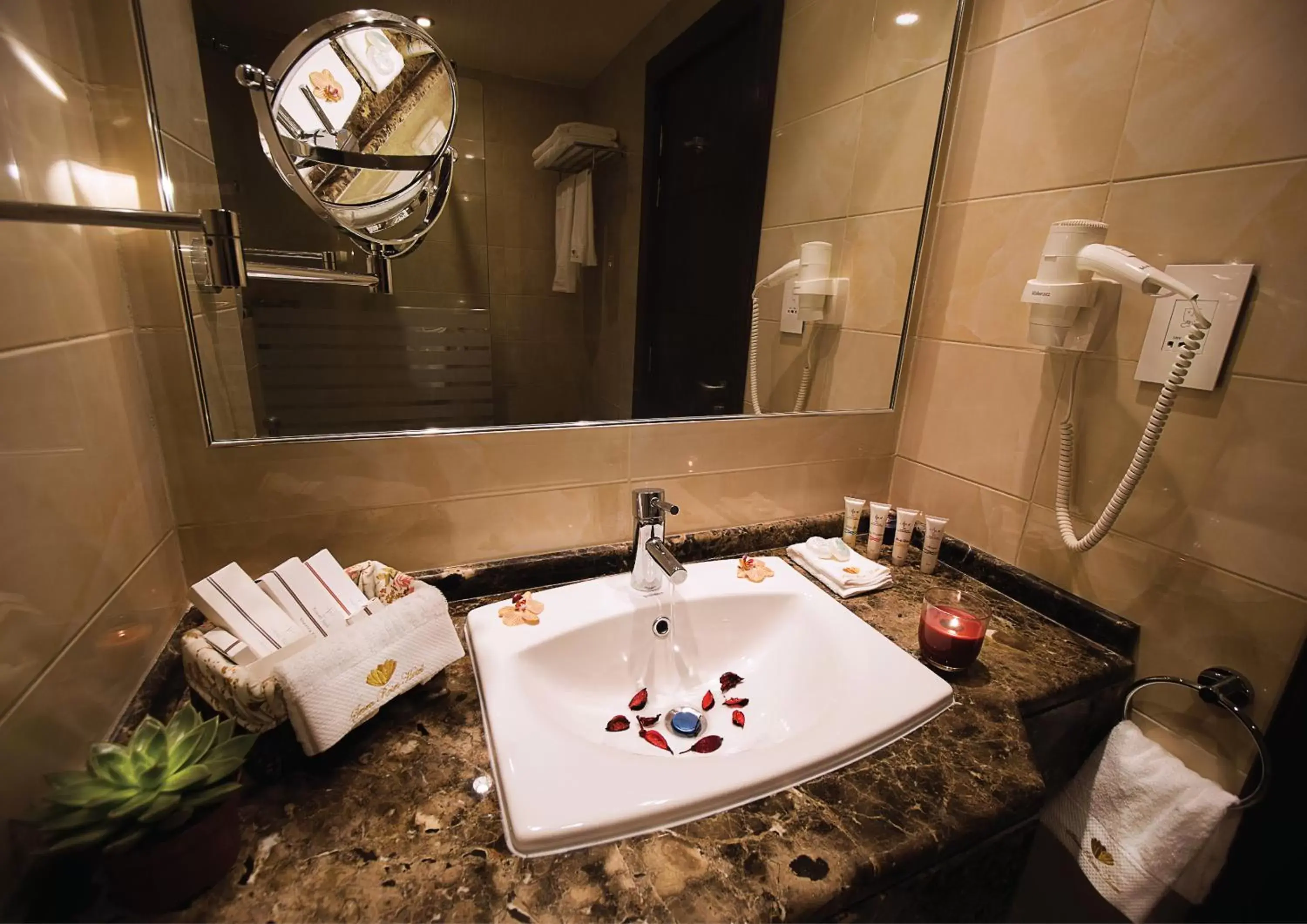 Bathroom in Seven Roses Hotel