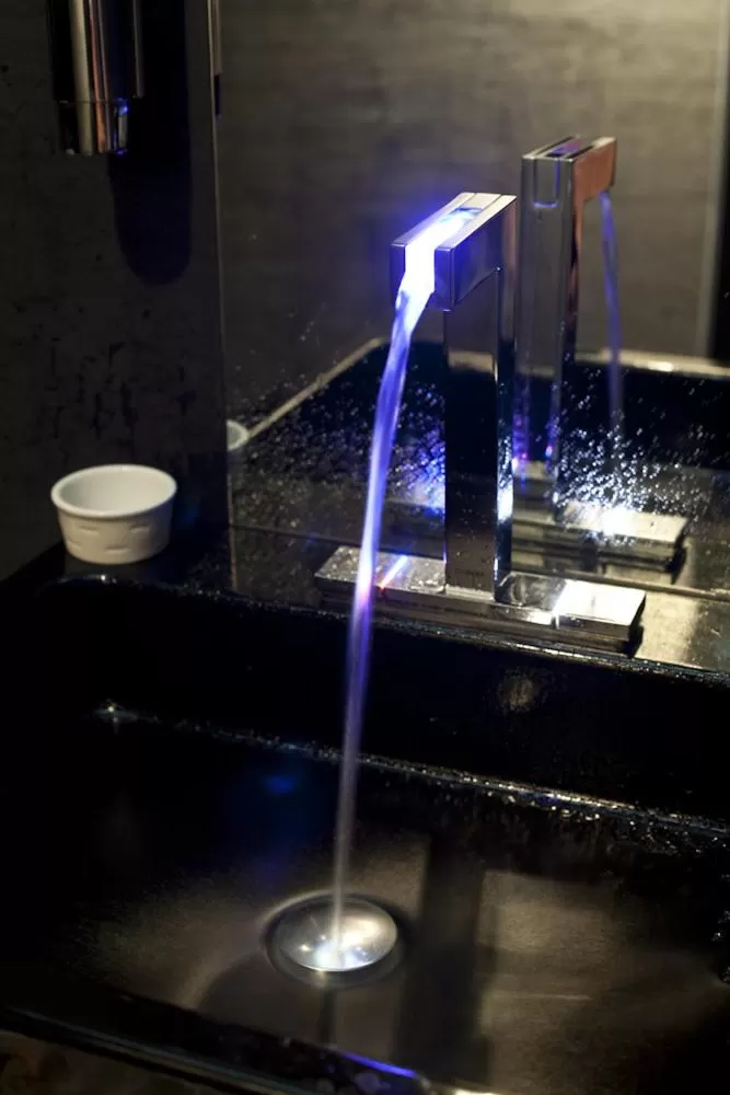 Bathroom in Funchal Design Hotel