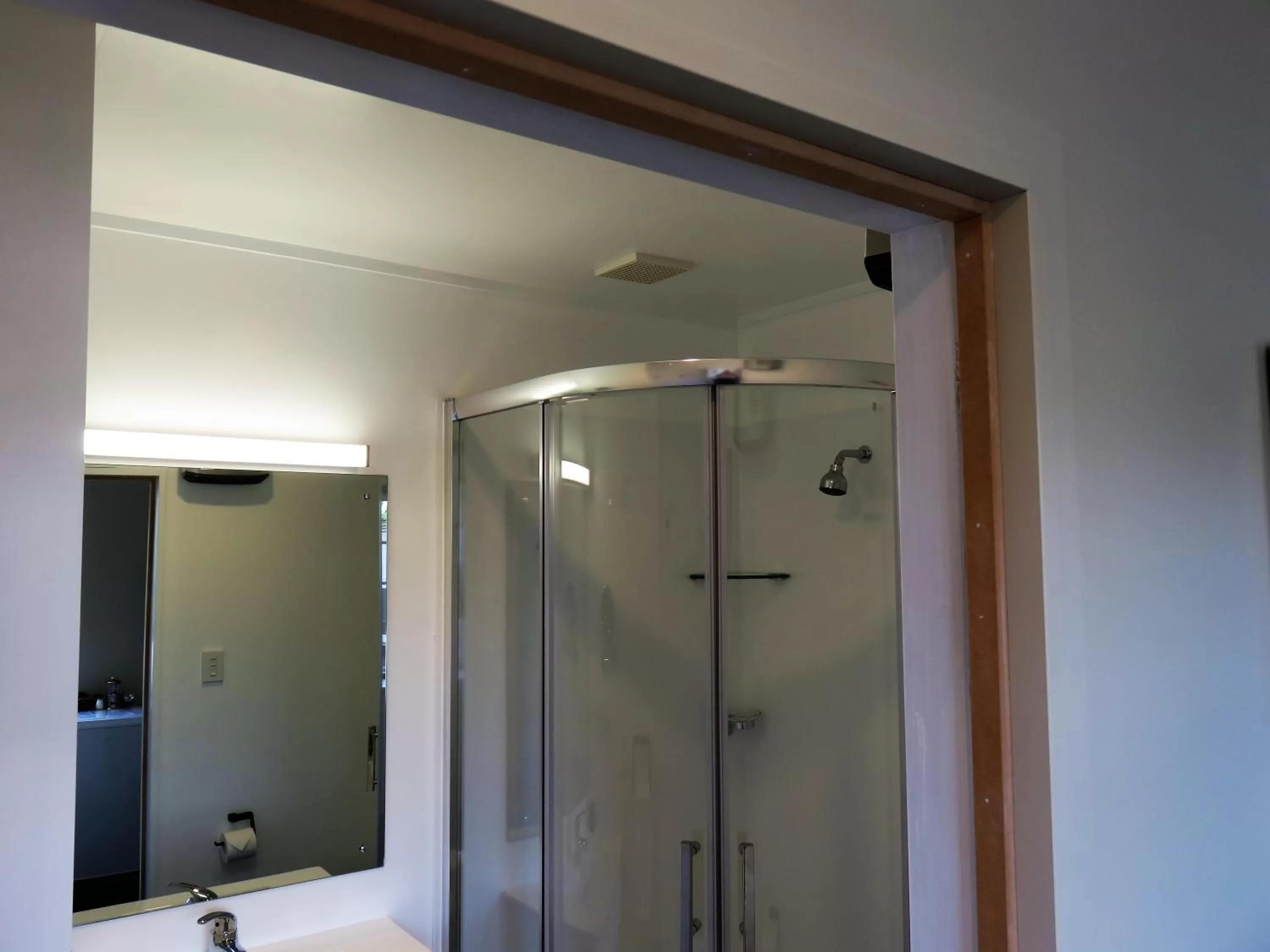 Bathroom in Admirals Motor Lodge