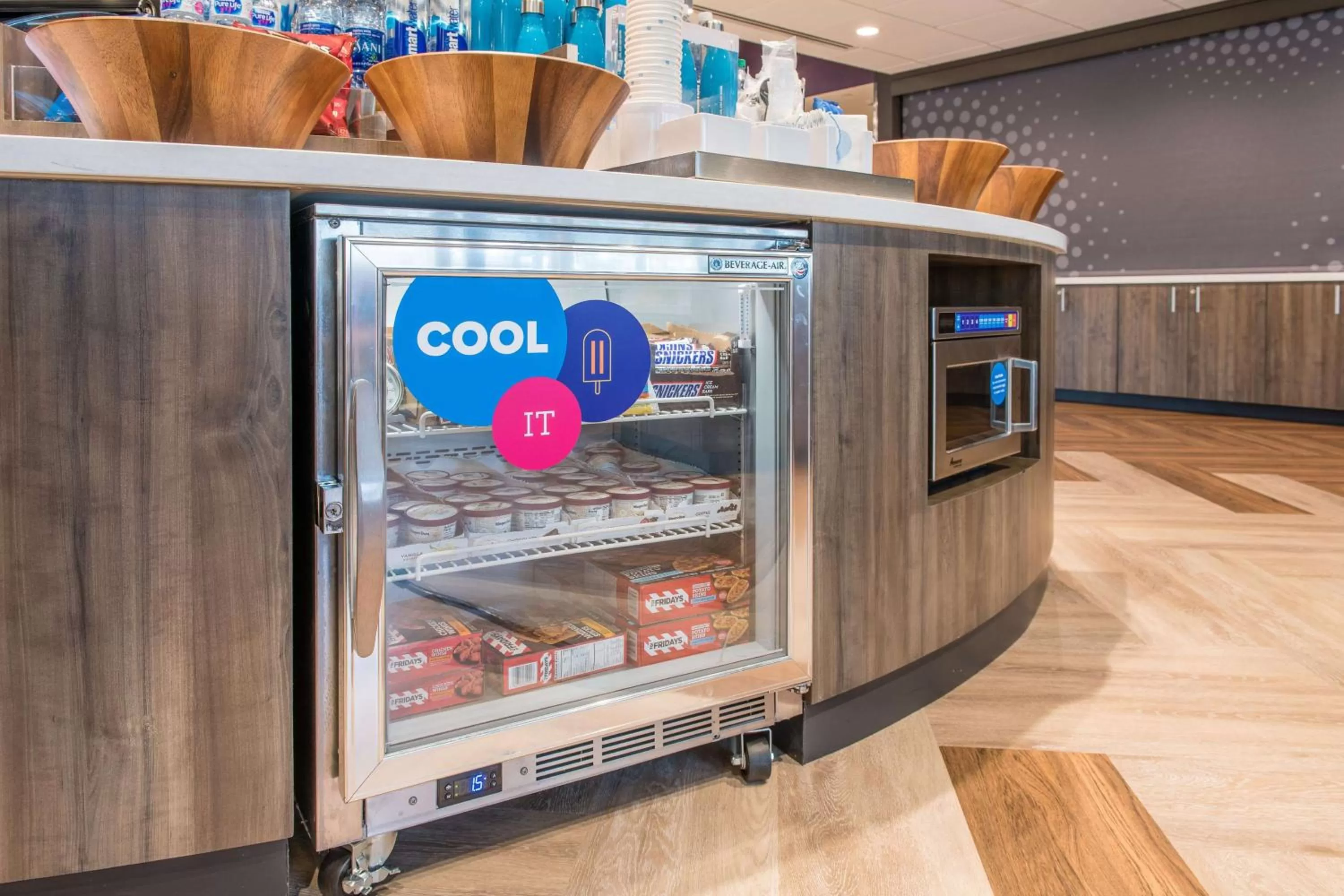 Restaurant/places to eat in Tru by Hilton Fayetteville I-95