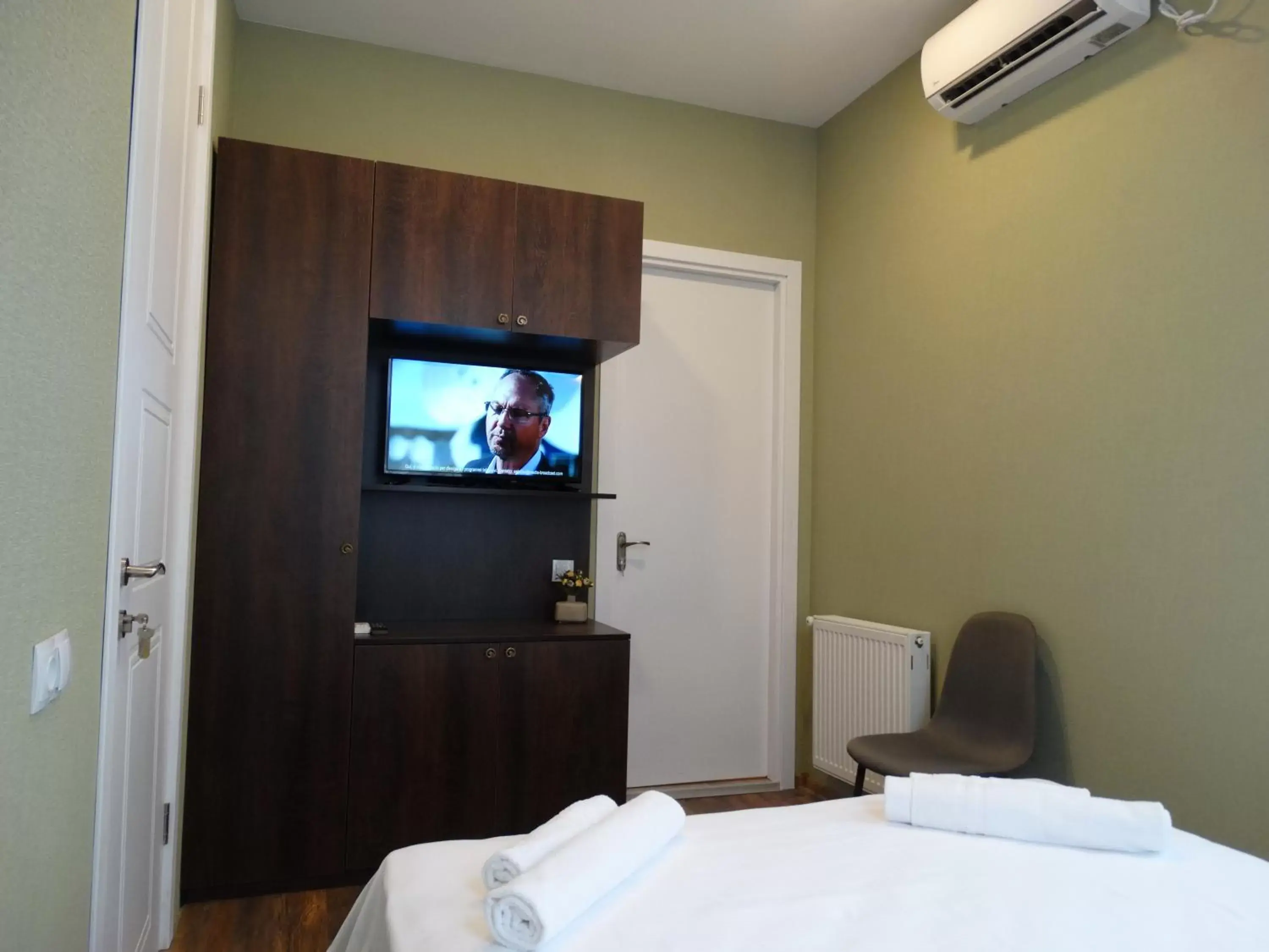 Budget Double Room in Hotel Boutique IVERIA Budget Double Room in Hotel Boutique IVERIA