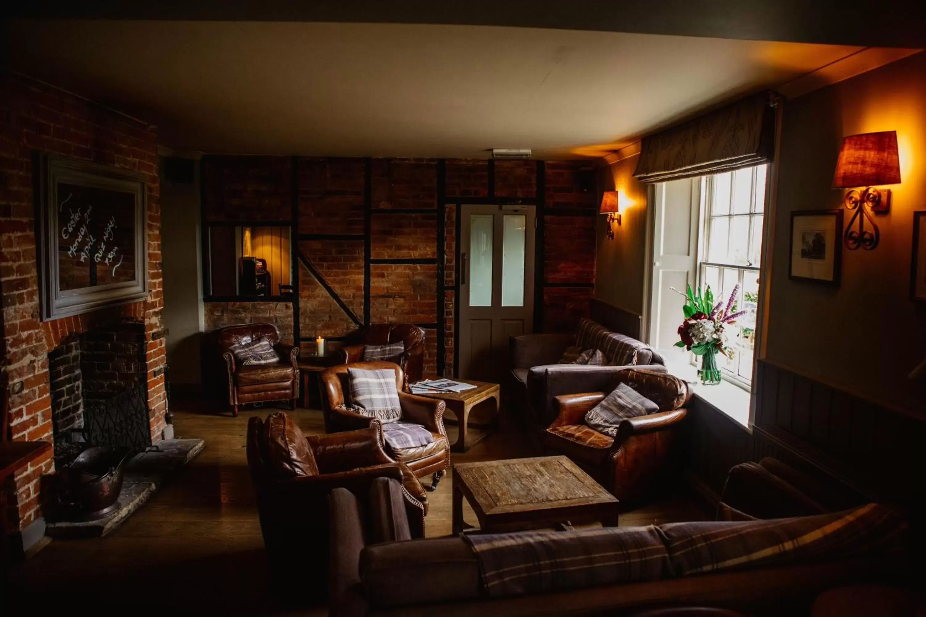 Lounge or bar, Seating Area in The Hawk Inn