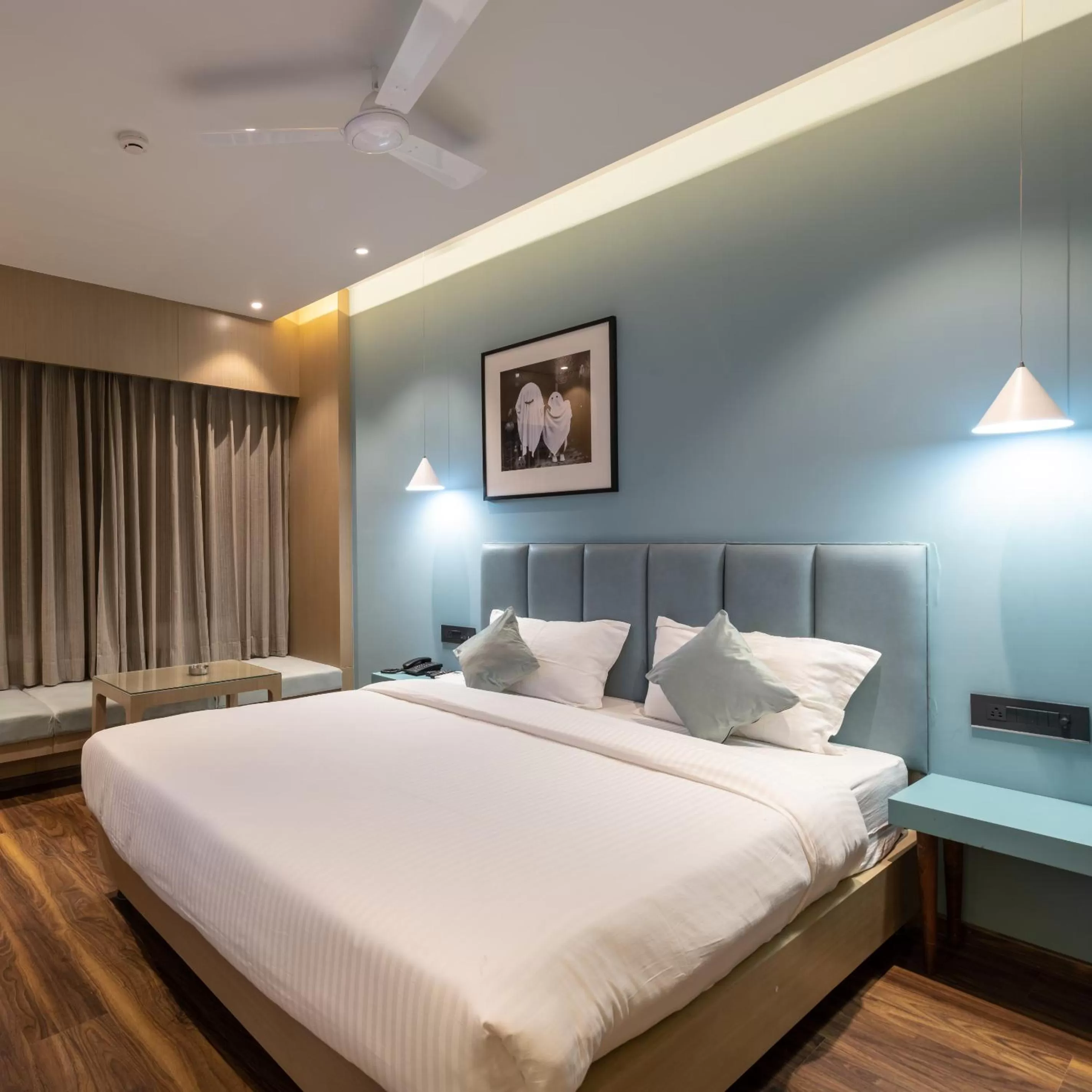 Photo of the whole room, Bed in Hotel Regal Grand