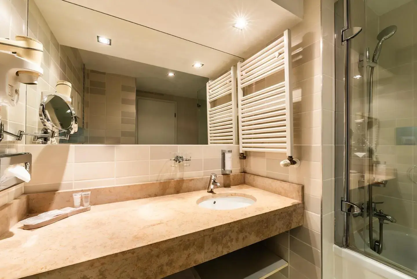 Bathroom in Atrium Fashion Hotel Bathroom in Atrium Fashion Hotel