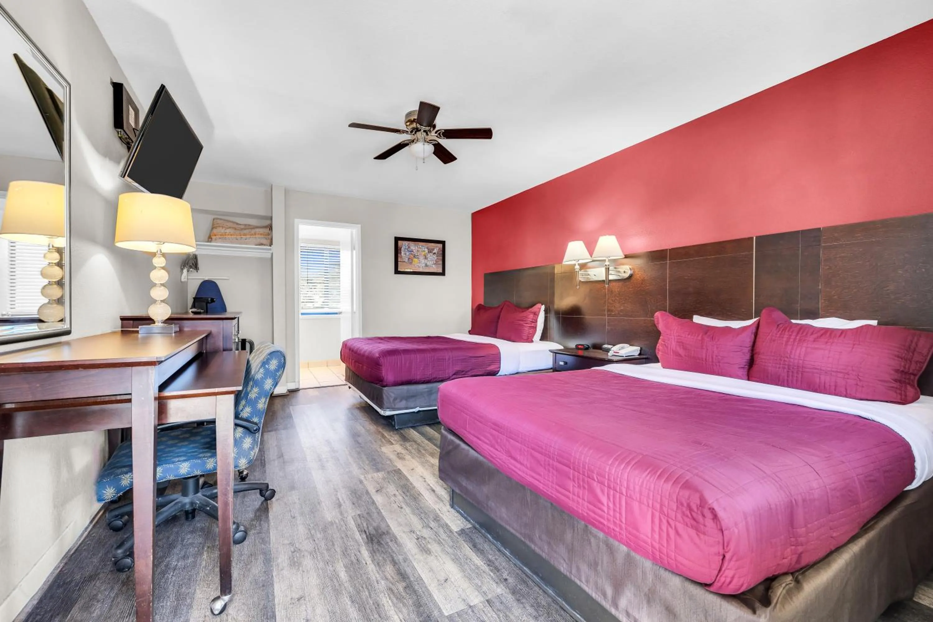 Bed in Bay Breeze Inn