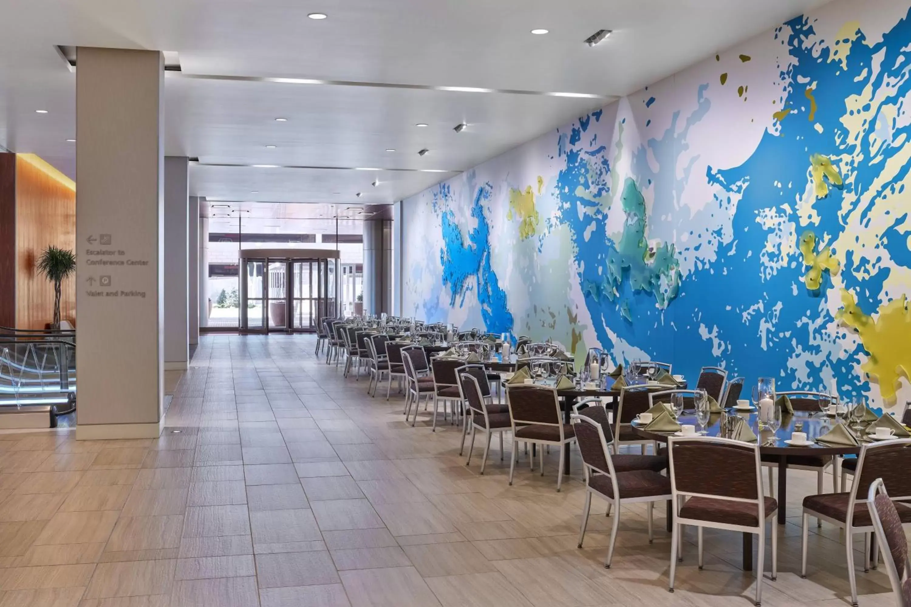 Meeting/conference room, Restaurant/Places to Eat in The Westin Denver International Airport