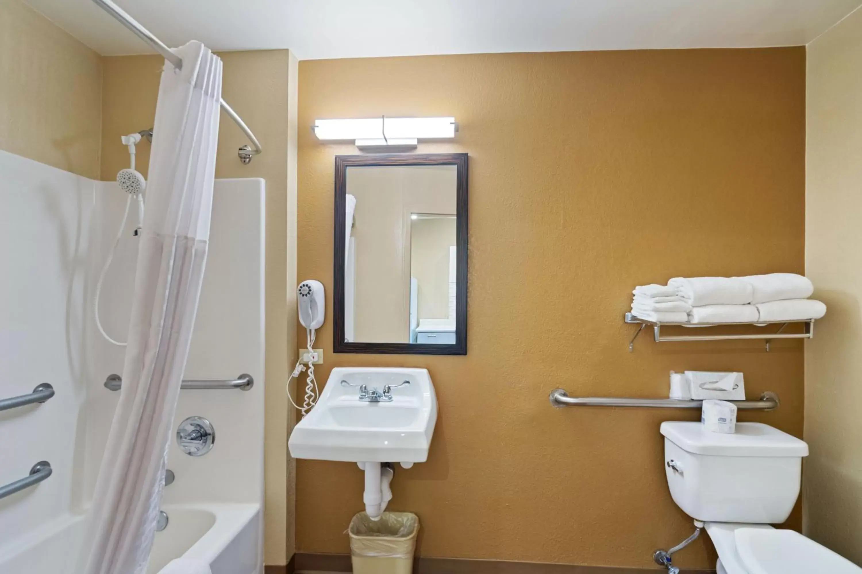 Bathroom in Extended Stay America Suites - Washington, DC - Springfield