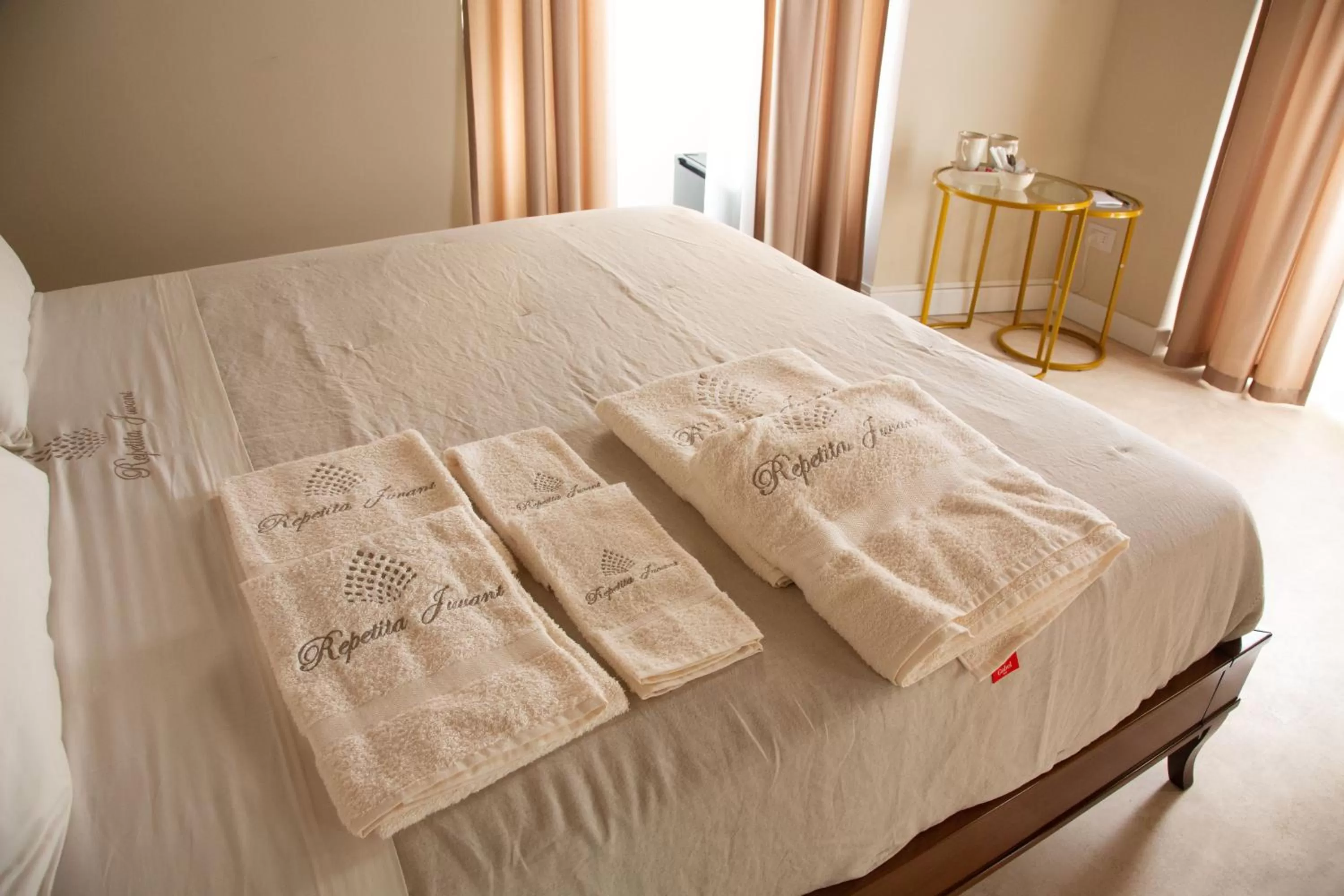 Bed in Repetita Juvant