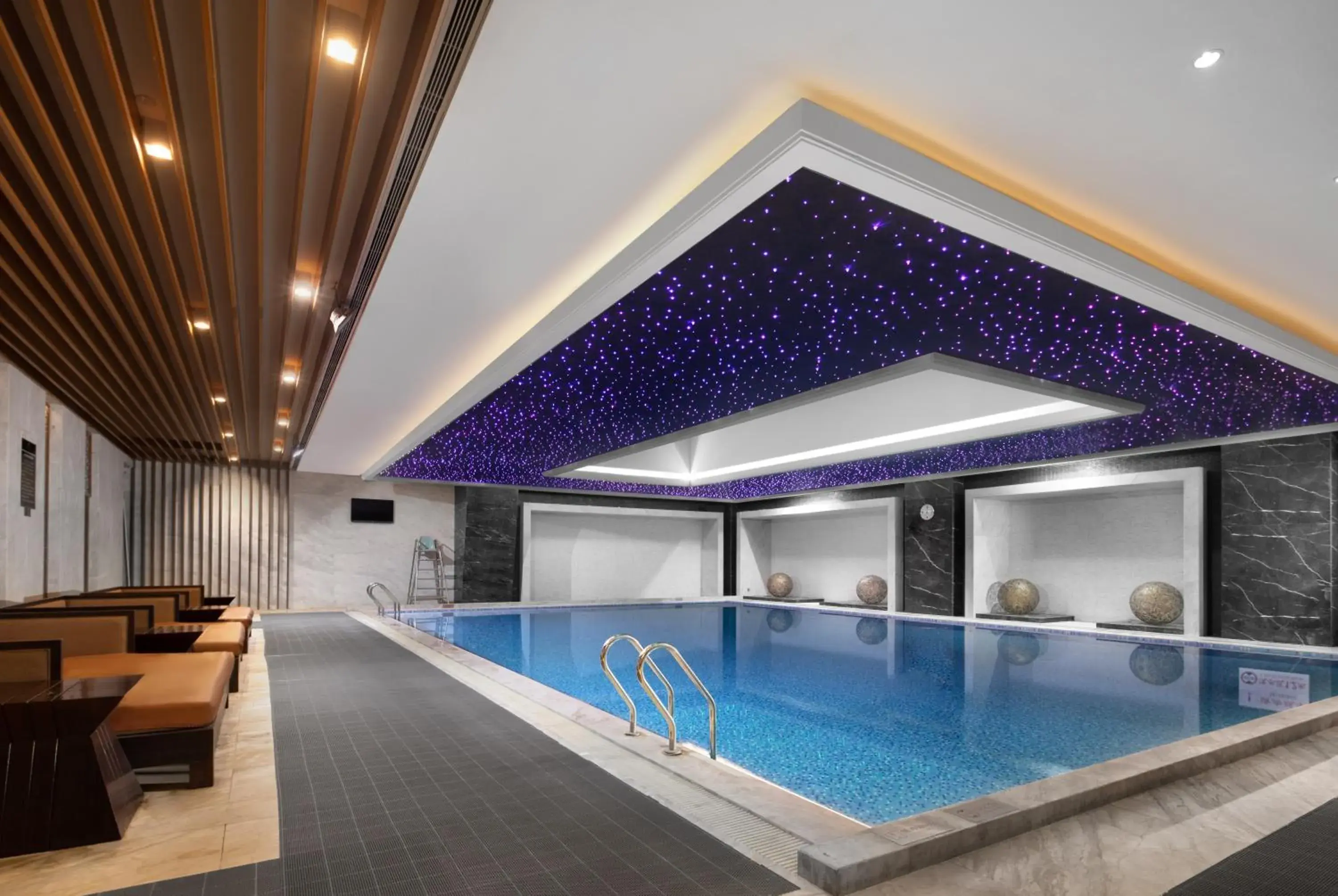 Pool view, Swimming Pool in The Yun Hotel Hankou