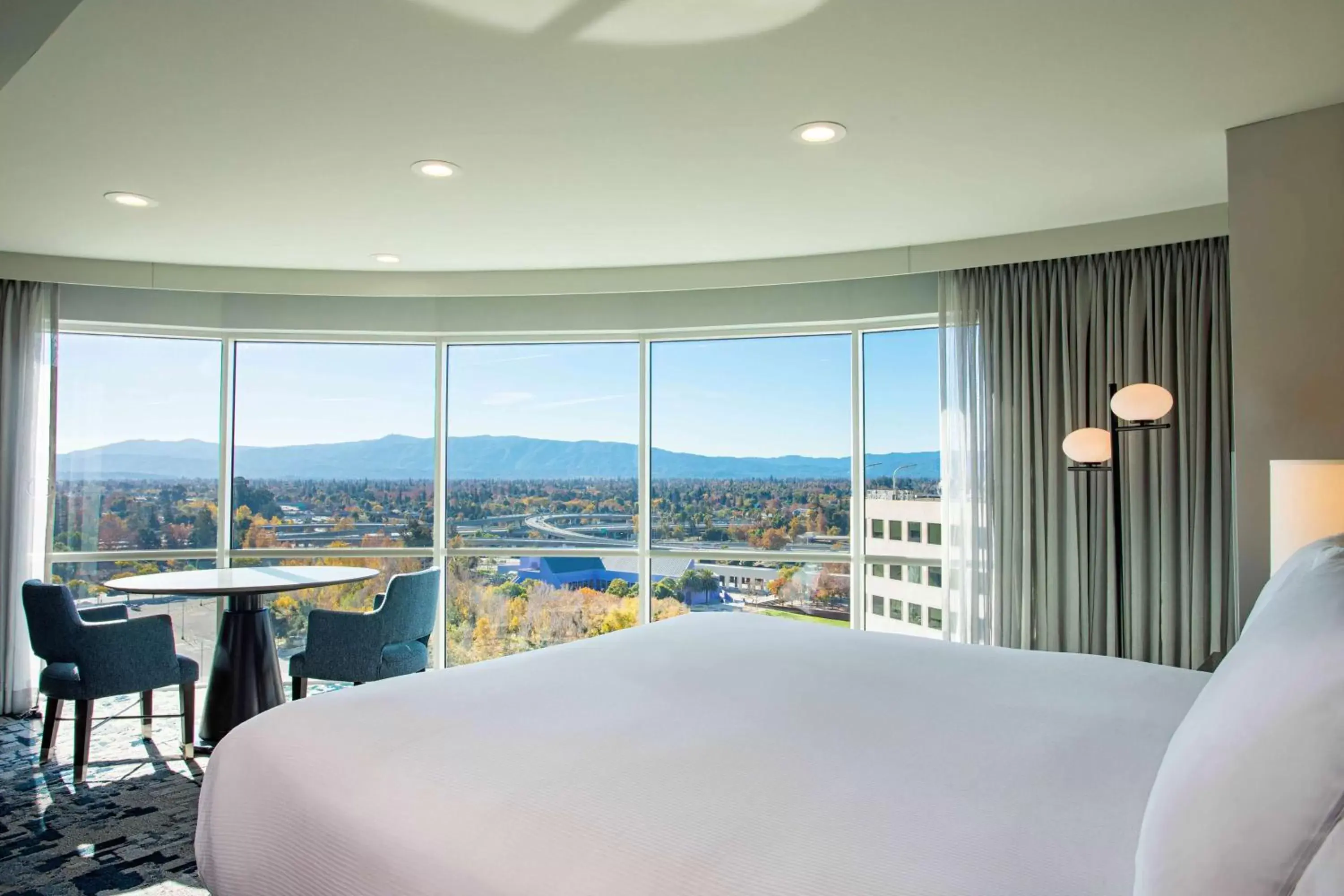 Bed, Mountain View in Hilton San Jose