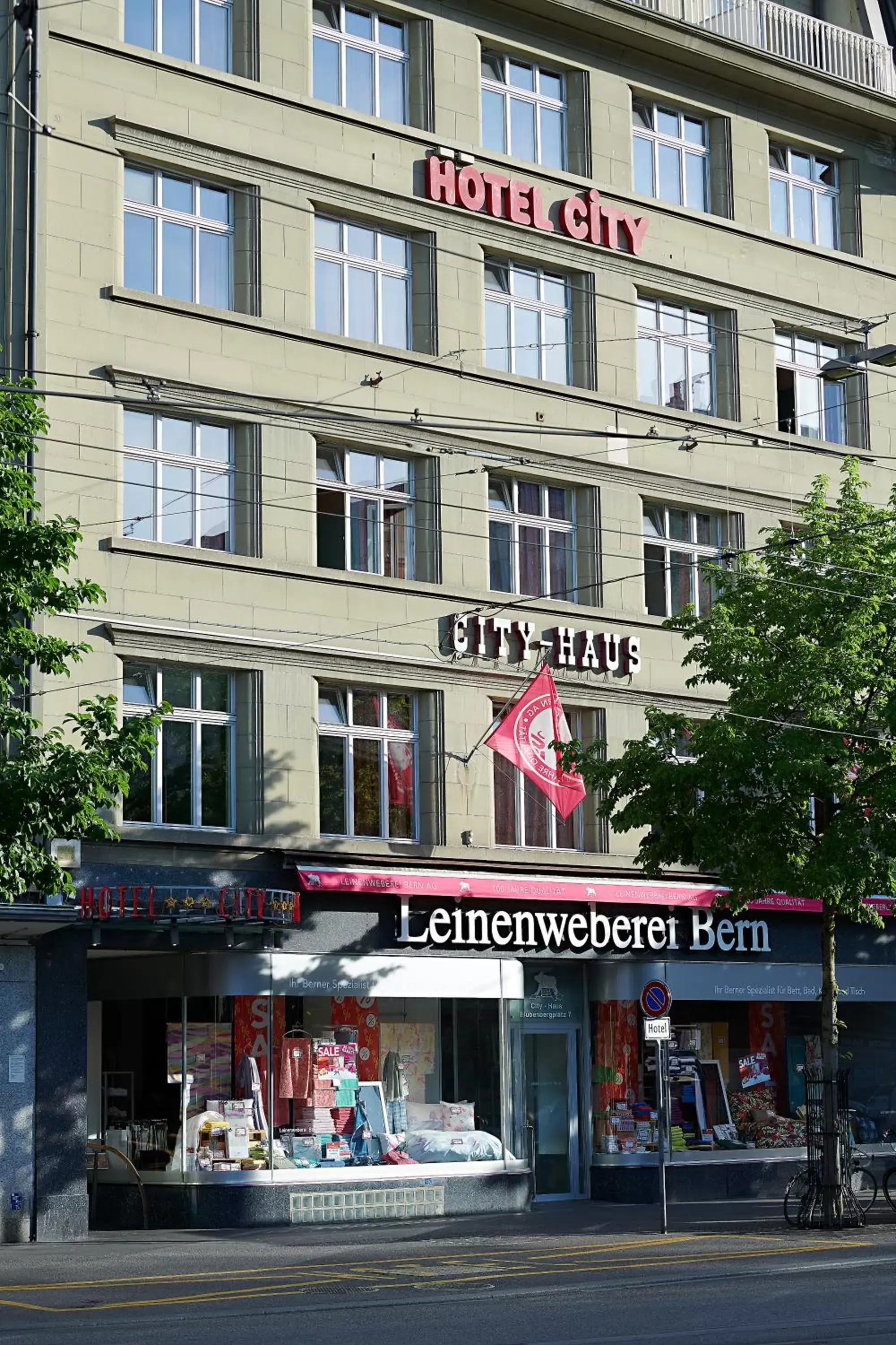 Facade/entrance, Property Building in Hotel City am Bahnhof