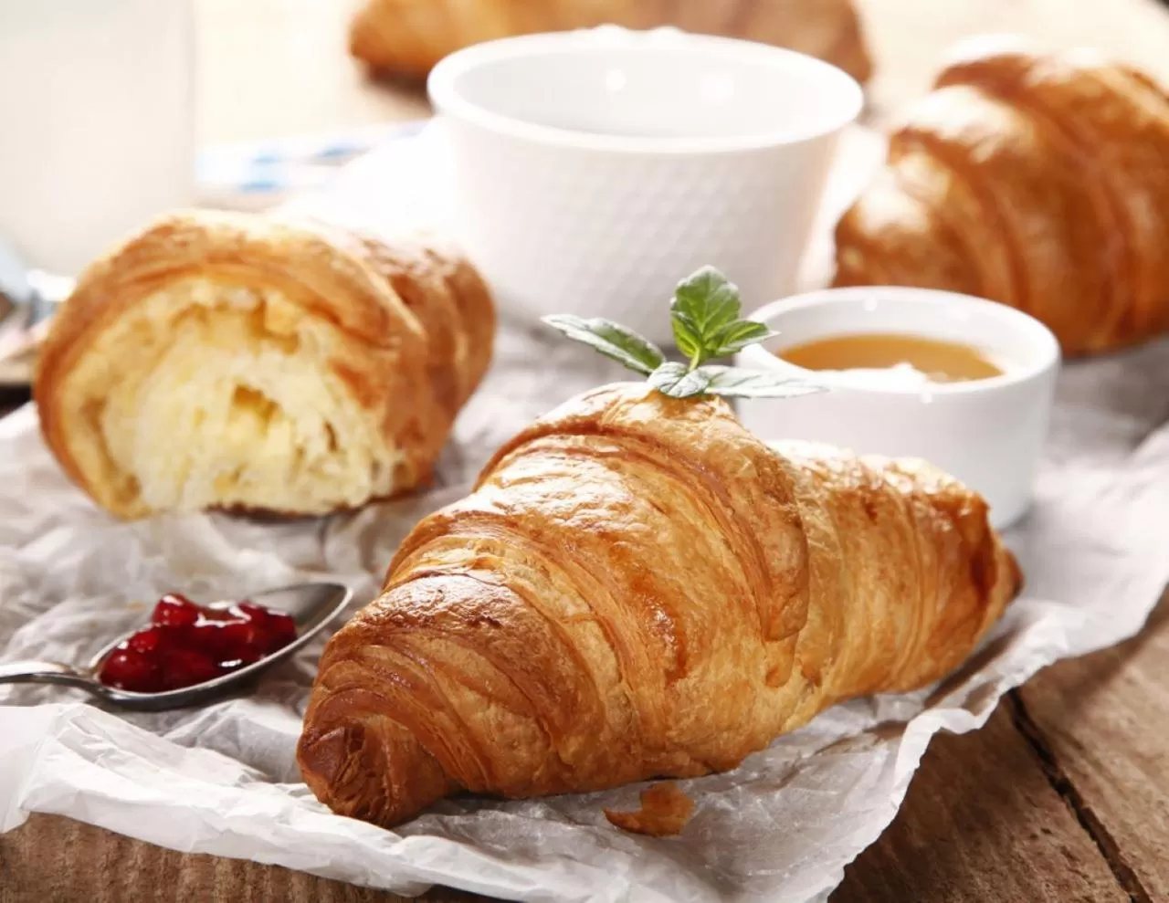 Breakfast in The Benson Portland, Curio Collection by Hilton