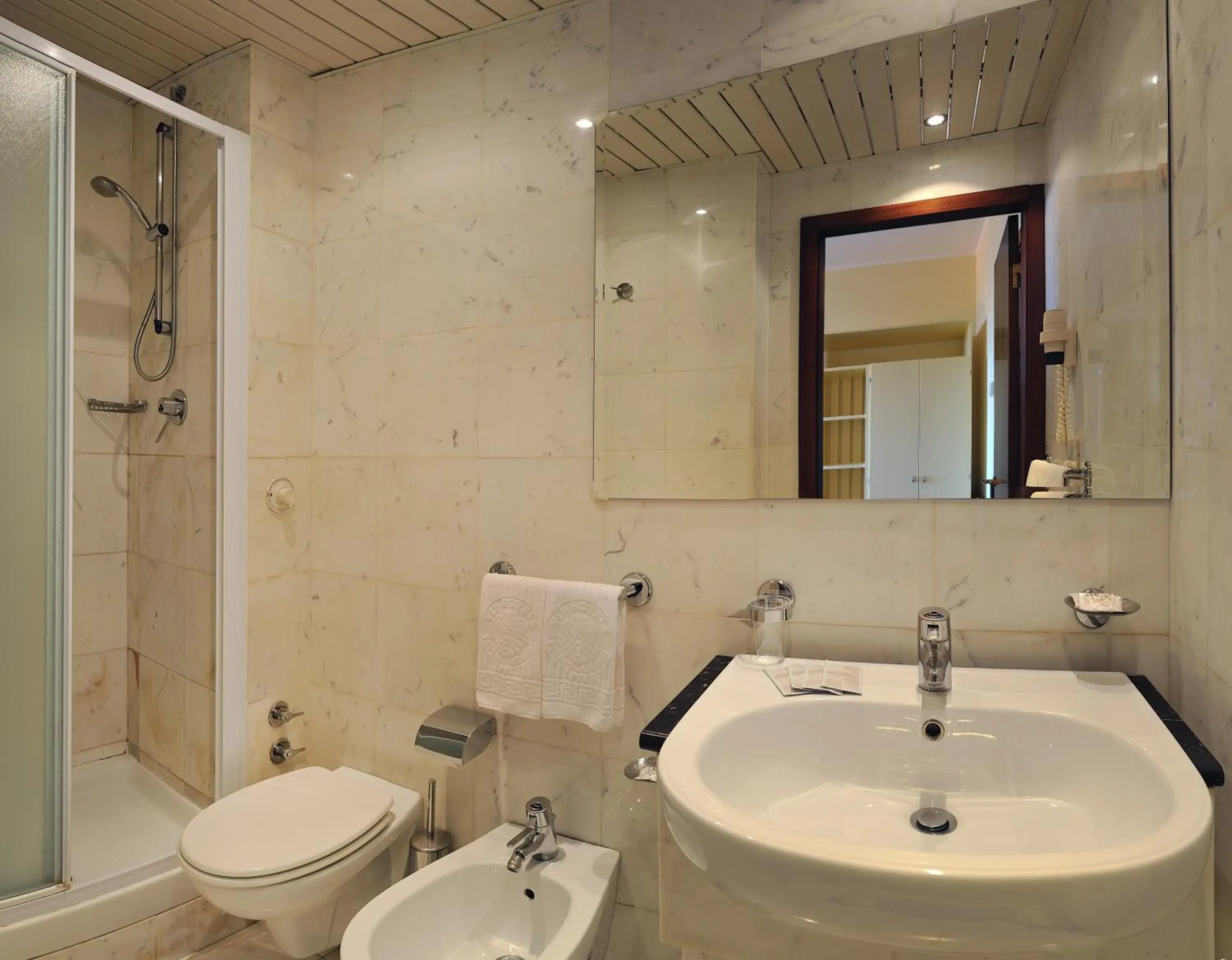 Bathroom in Hotel & Residence Dei Duchi