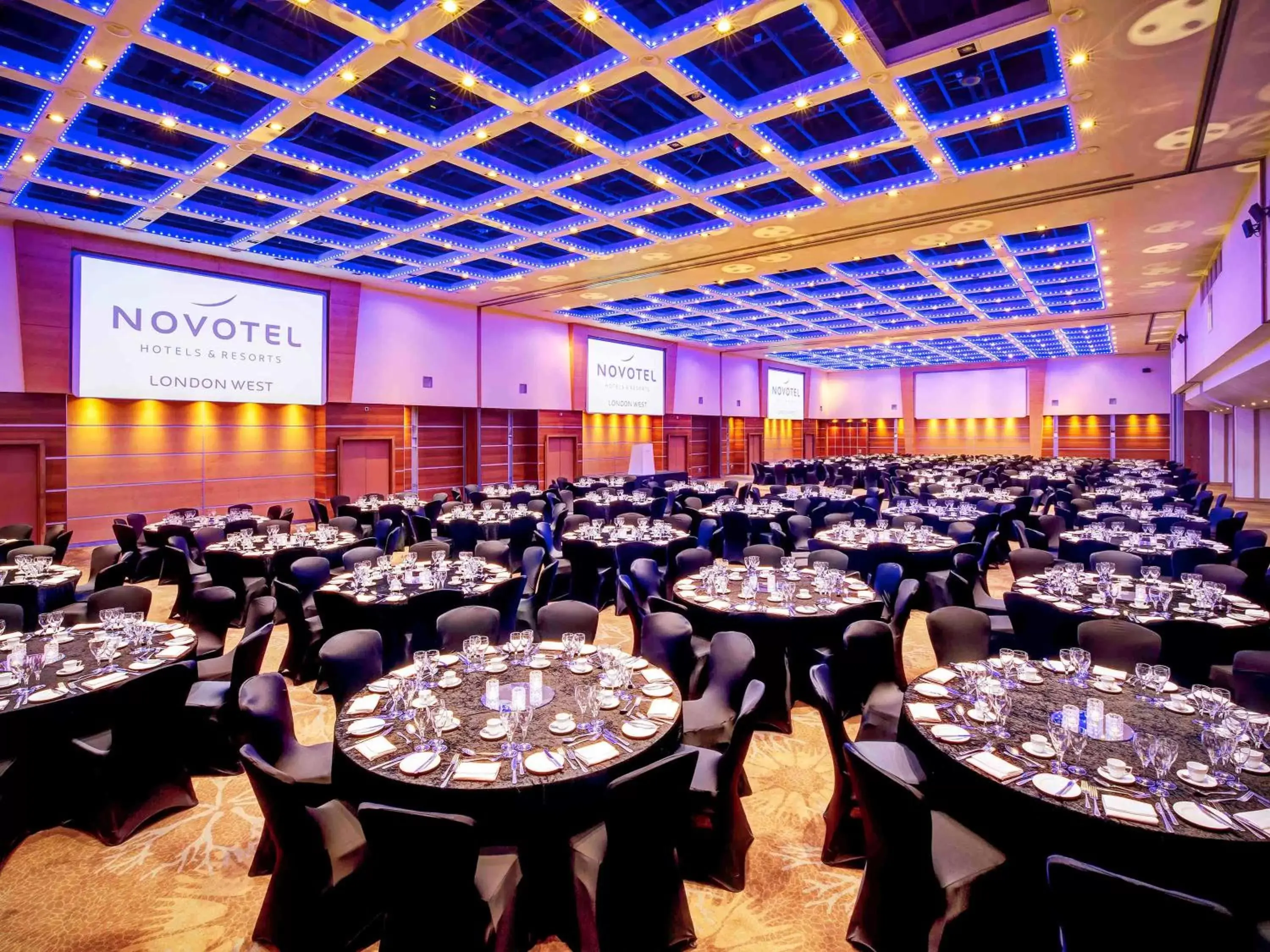 Banquet/Function facilities in Novotel London West