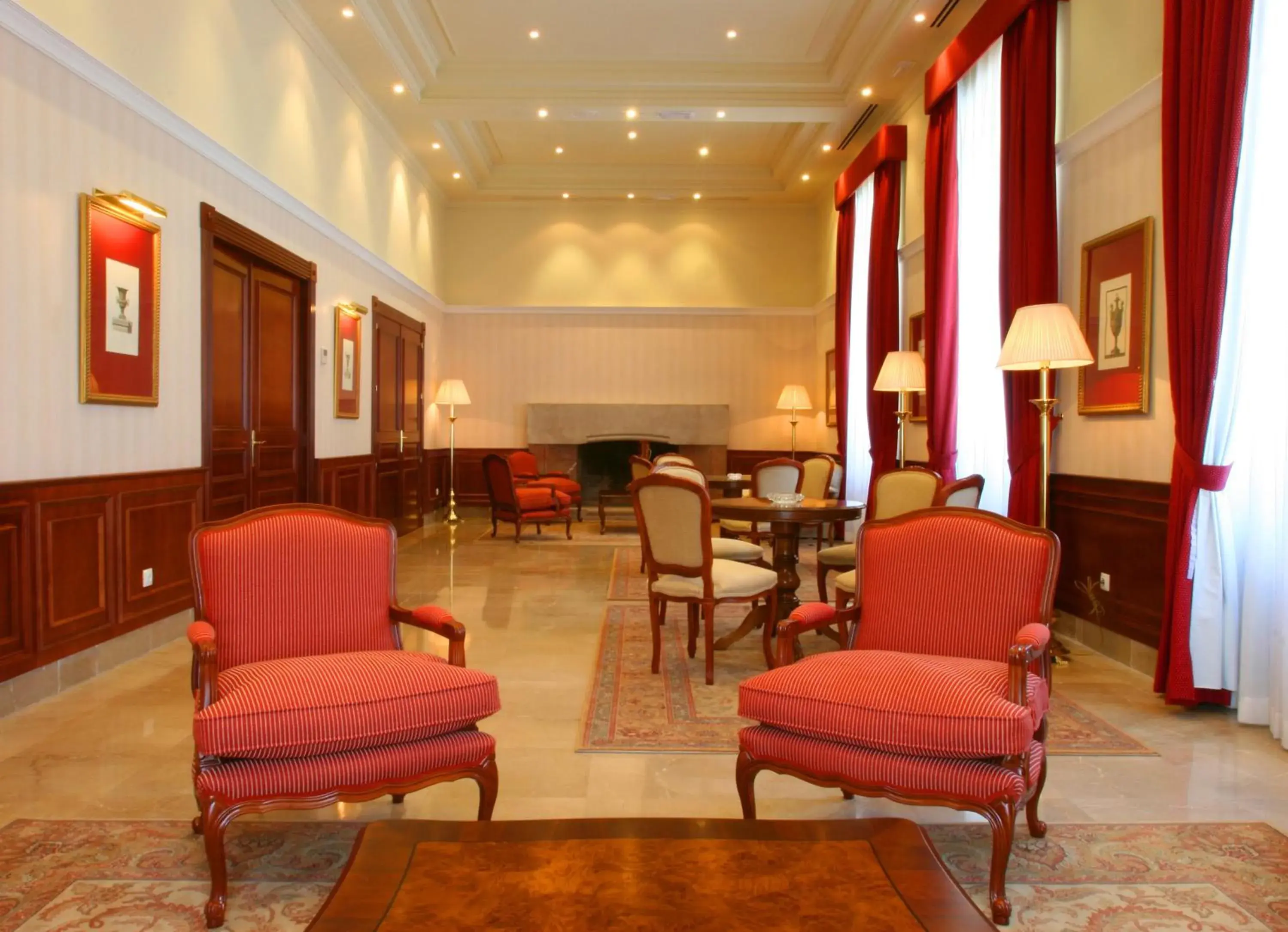Living room in Arcea Gran Hotel Pelayo