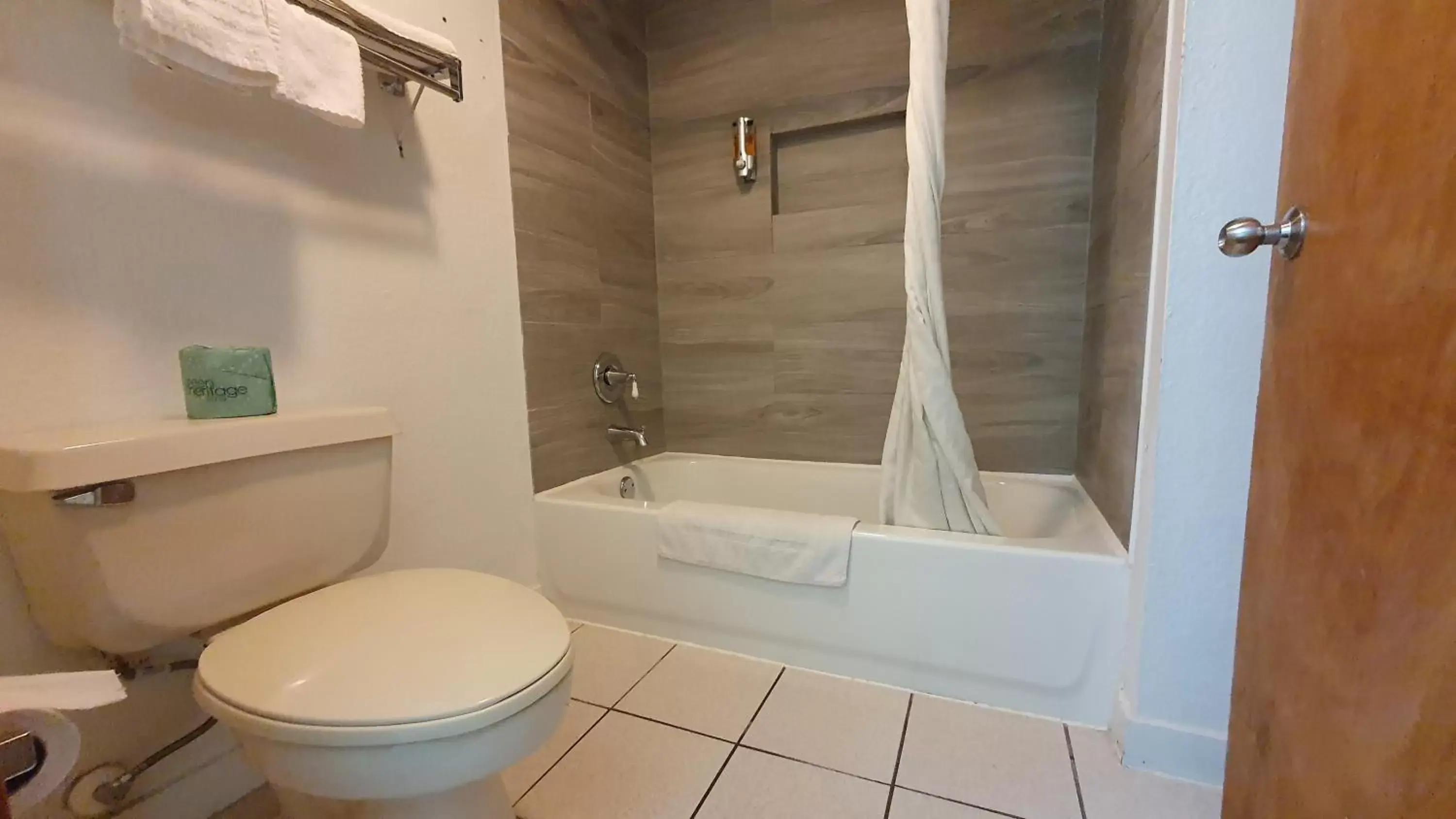 Queen Room with Two Queen Beds in South Padre Island Inn Queen Room with Two Queen Beds in South Padre Island Inn