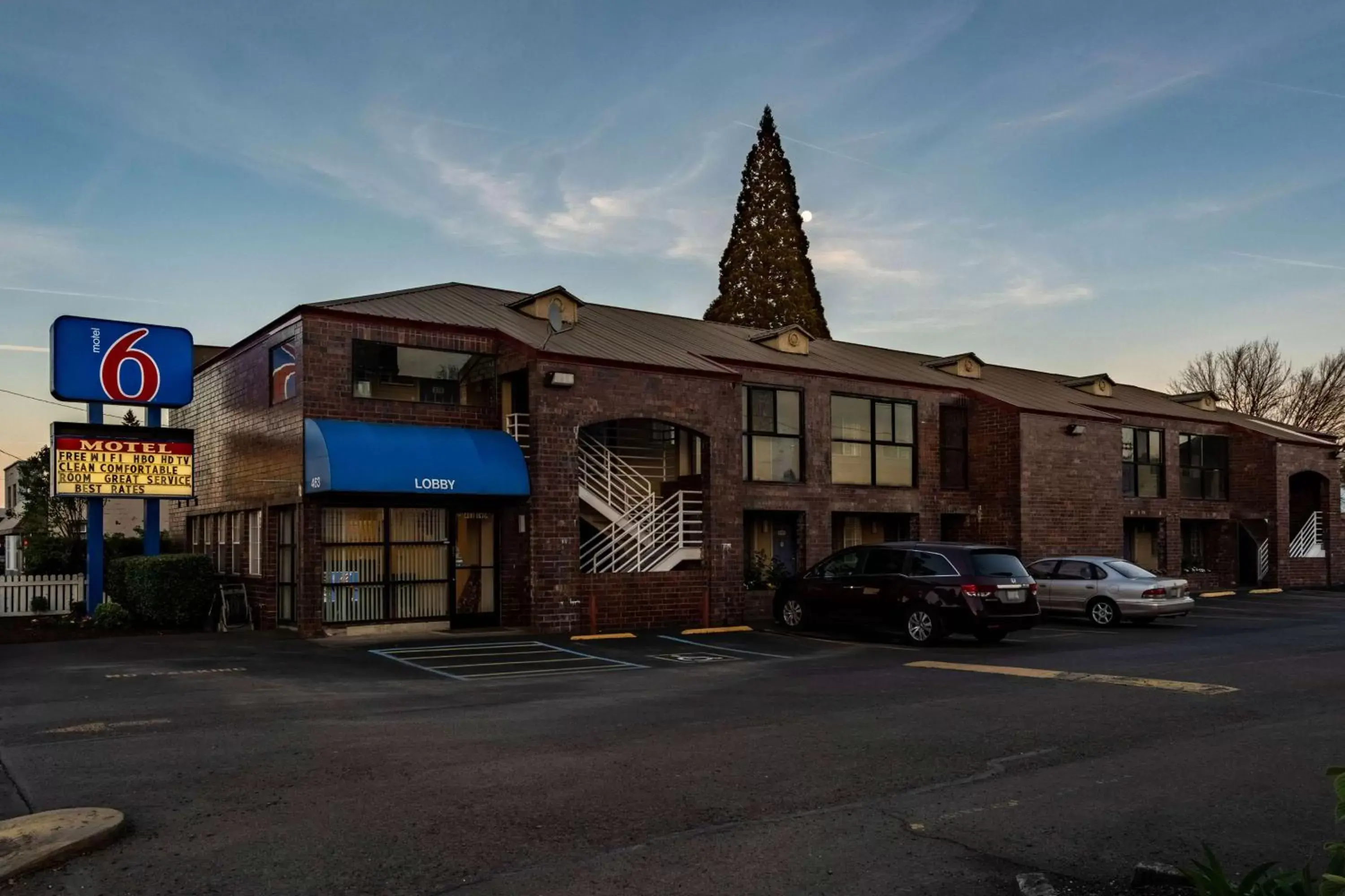 Property Building in Motel 6-Canby, OR