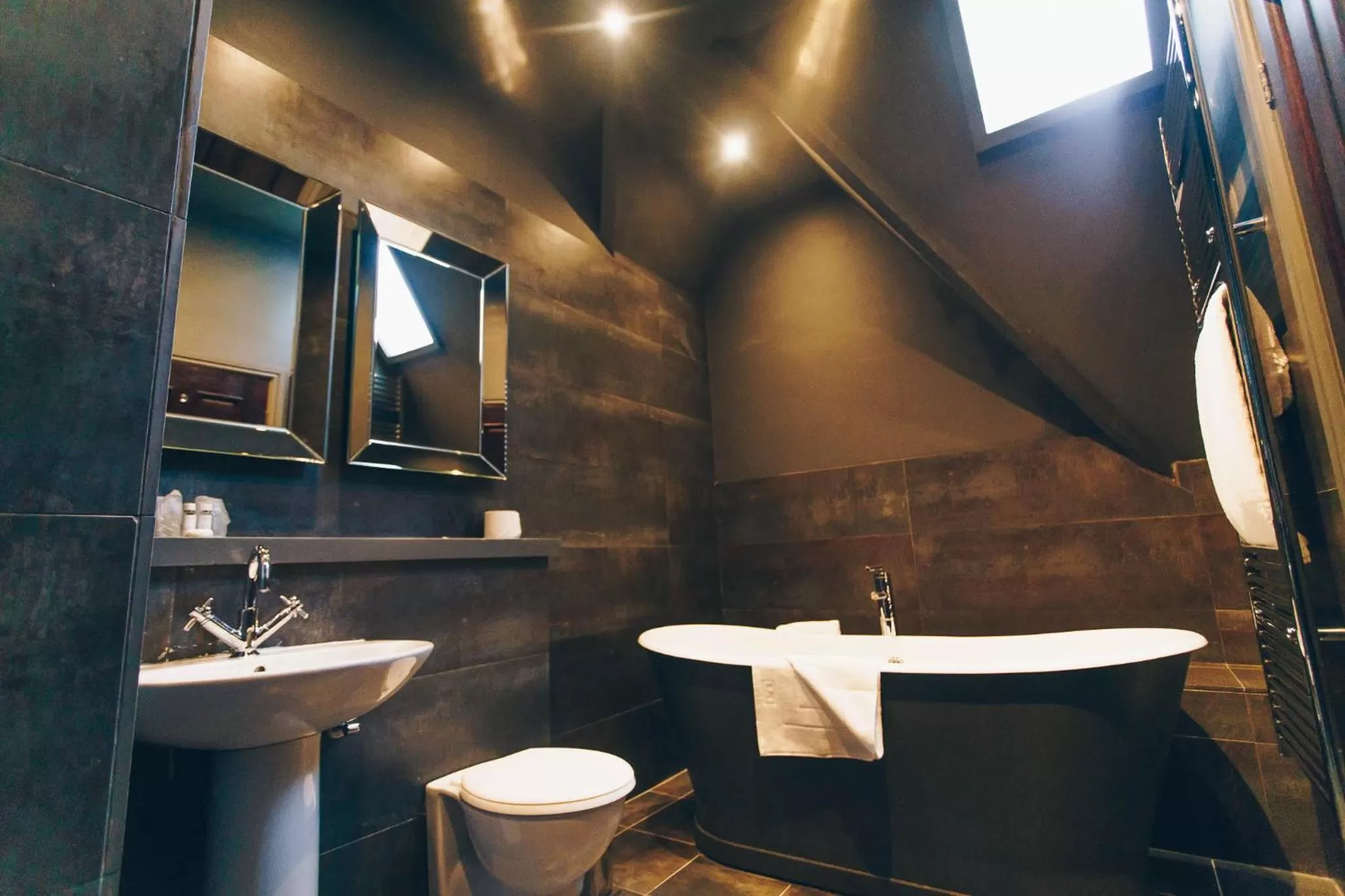 Shower in Great Victoria Hotel