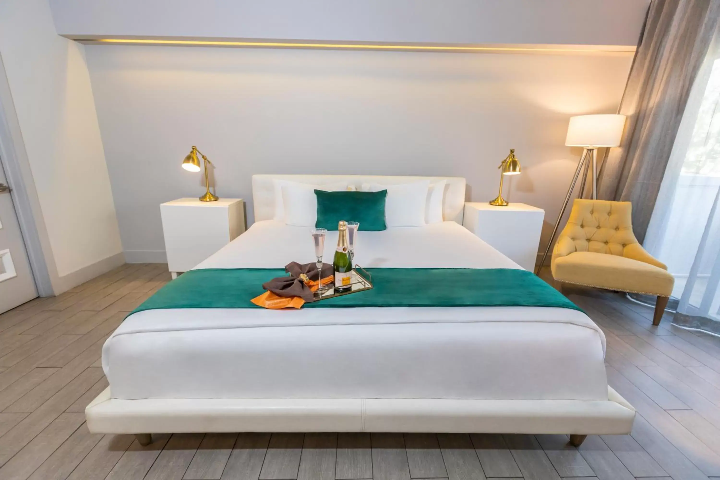 Bedroom, Bed in Riviera Suites