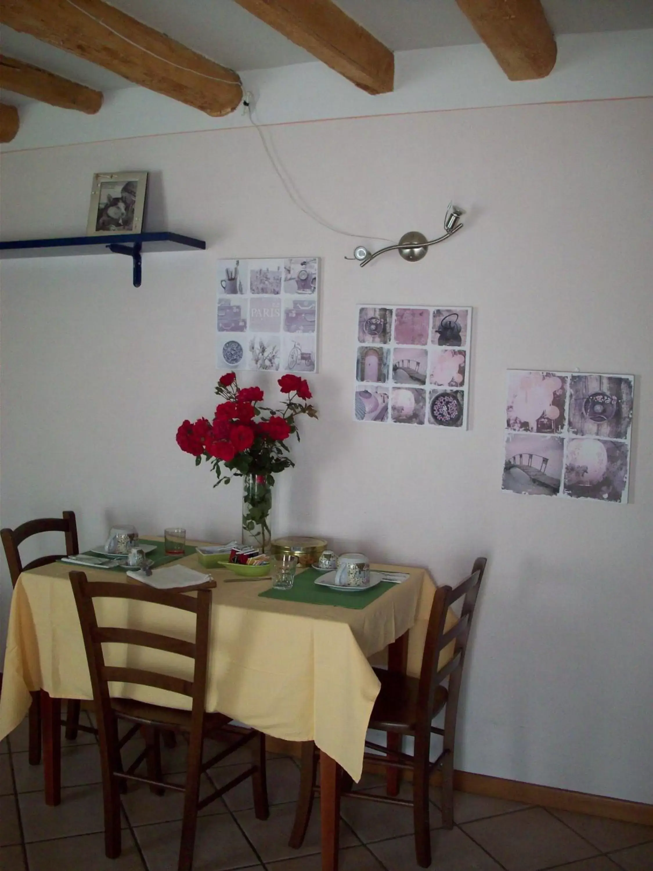 Decorative detail, Dining Area in Zaffiro Blu Airport