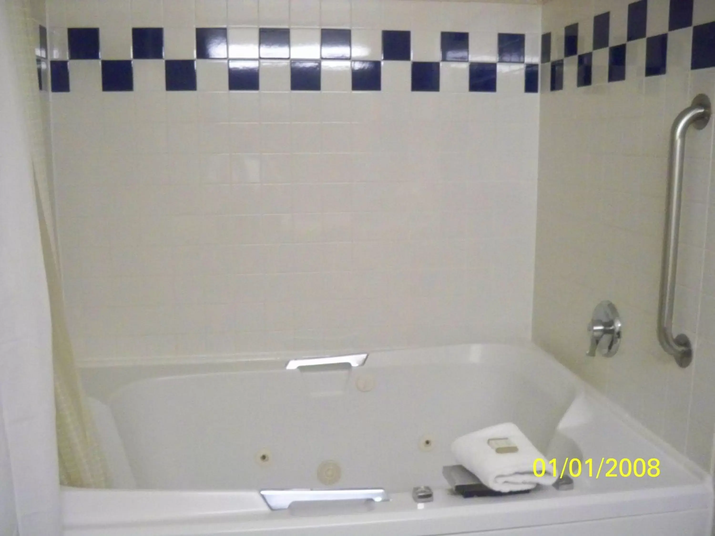 Bathroom in Baymont by Wyndham Golden/Red Rocks Bathroom in Baymont by Wyndham Golden/Red Rocks