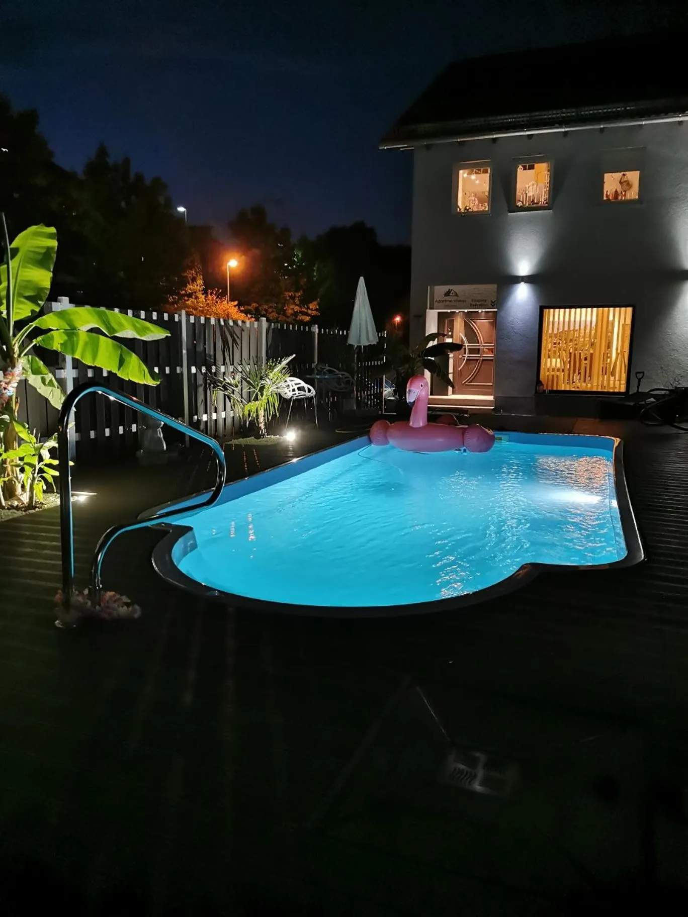 Swimming pool in Apartmenthaus Wertheim