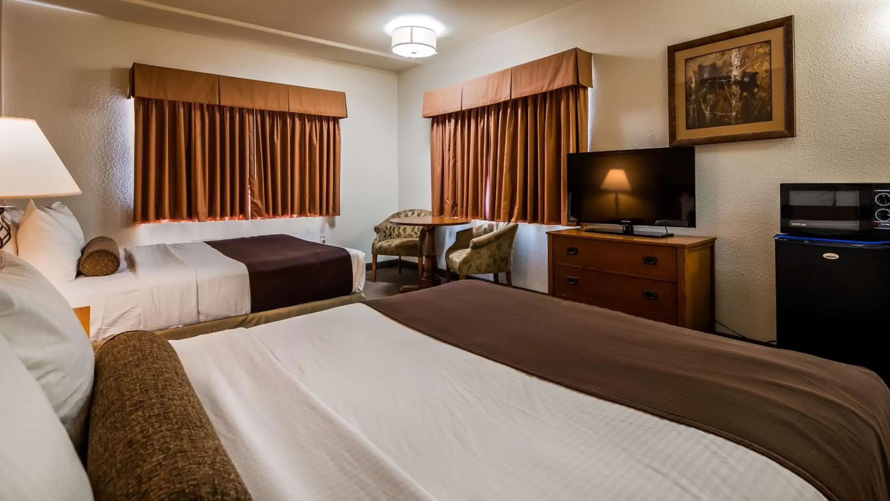 Deluxe Queen Room in Best Western Rose Quartz Inn Deluxe Queen Room in Best Western Rose Quartz Inn