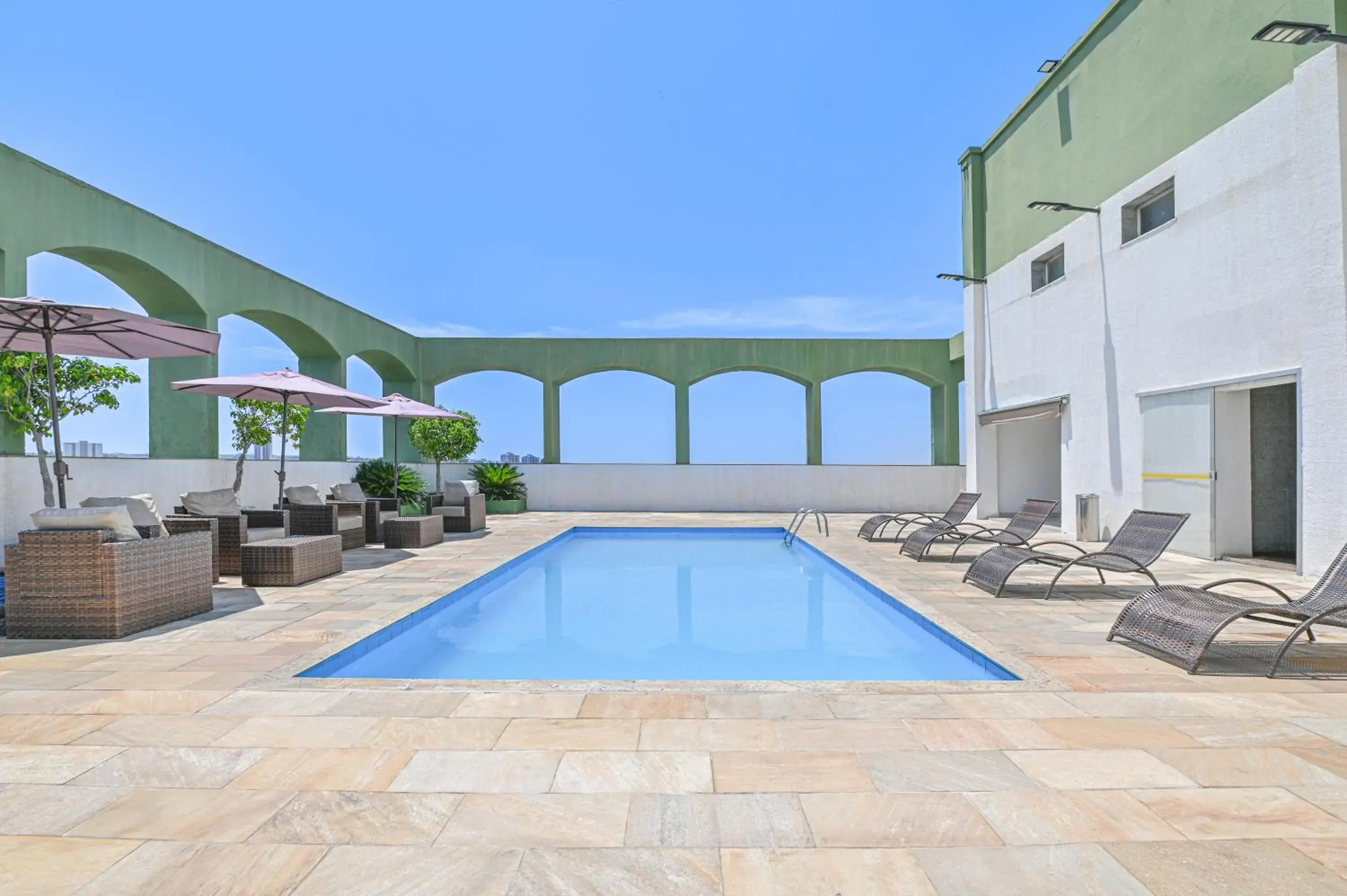 Swimming Pool in Nacional Inn Limeira