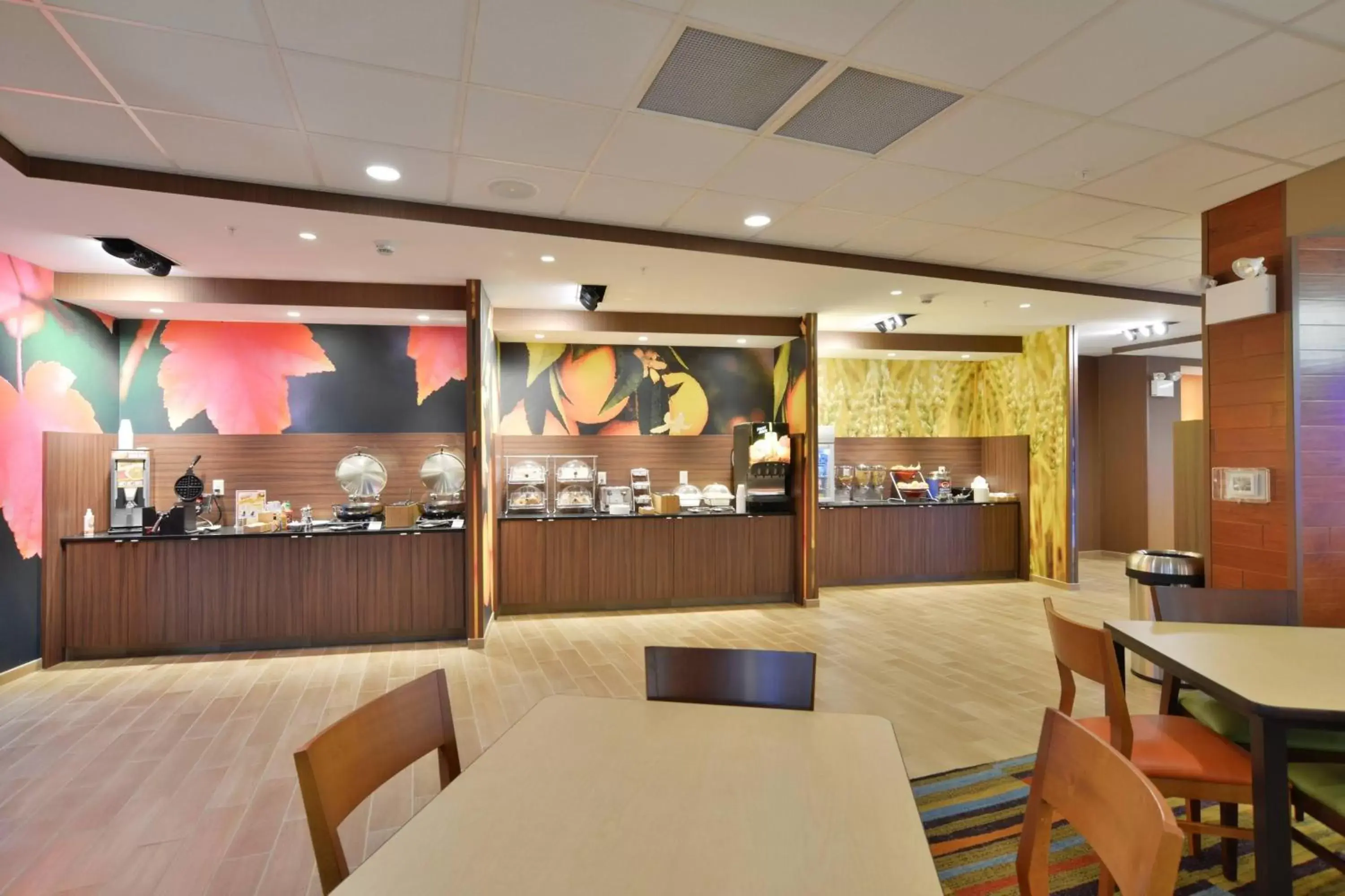 Breakfast, Restaurant/Places to Eat in Fairfield Inn & Suites by Marriott Eau Claire/Chippewa Falls